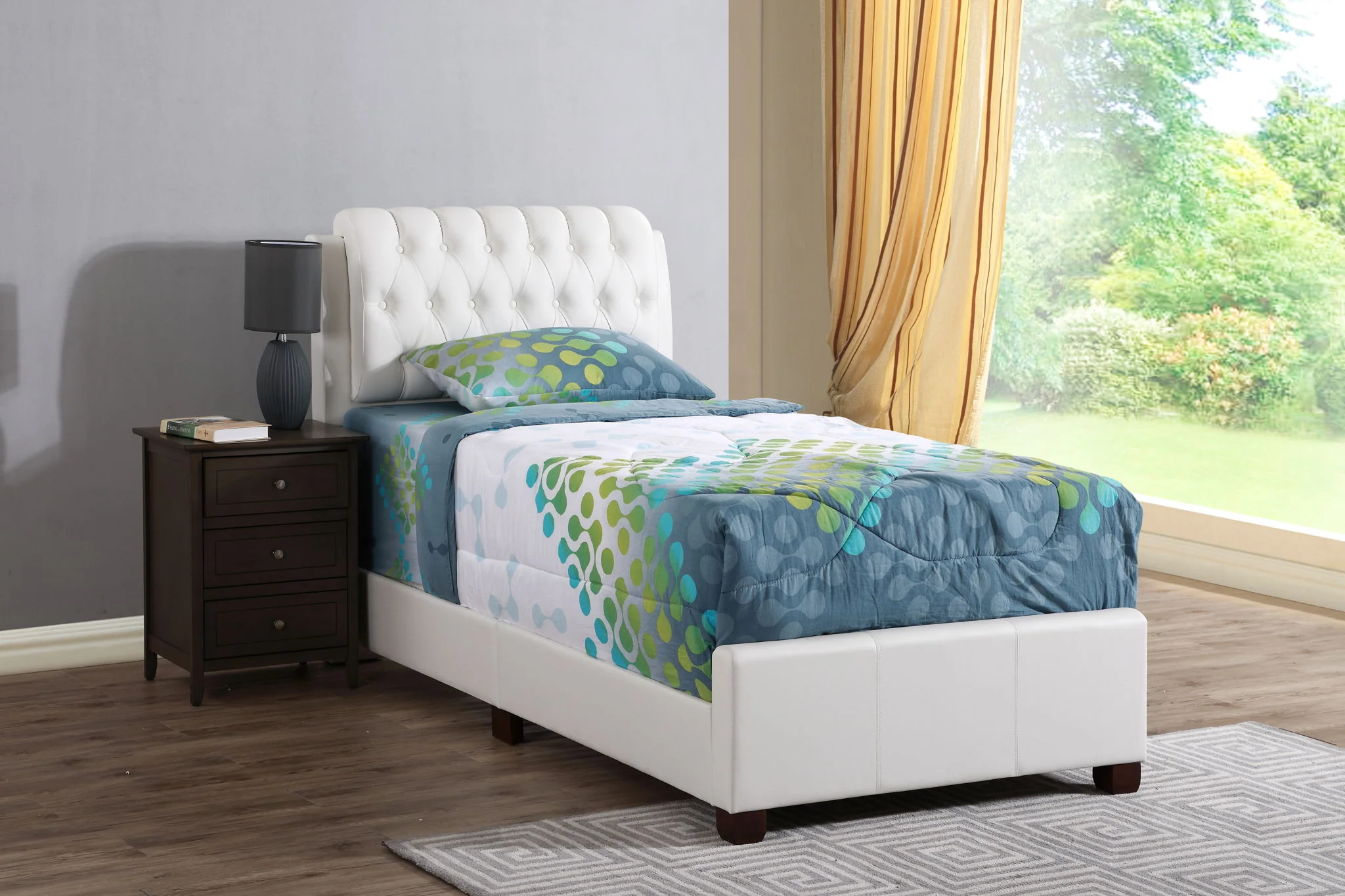 Tufted Upholstered Bed - Image 3