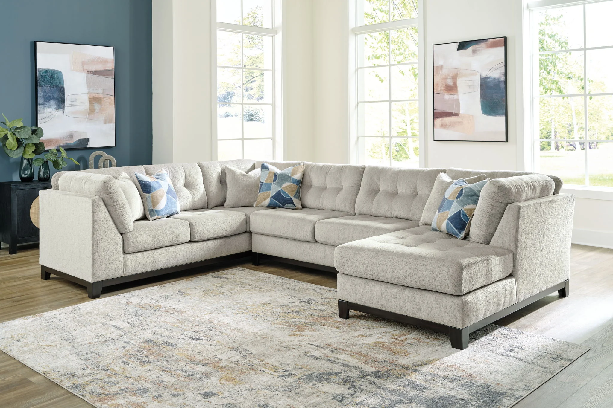 Maxon Place - Sectional - Image 8
