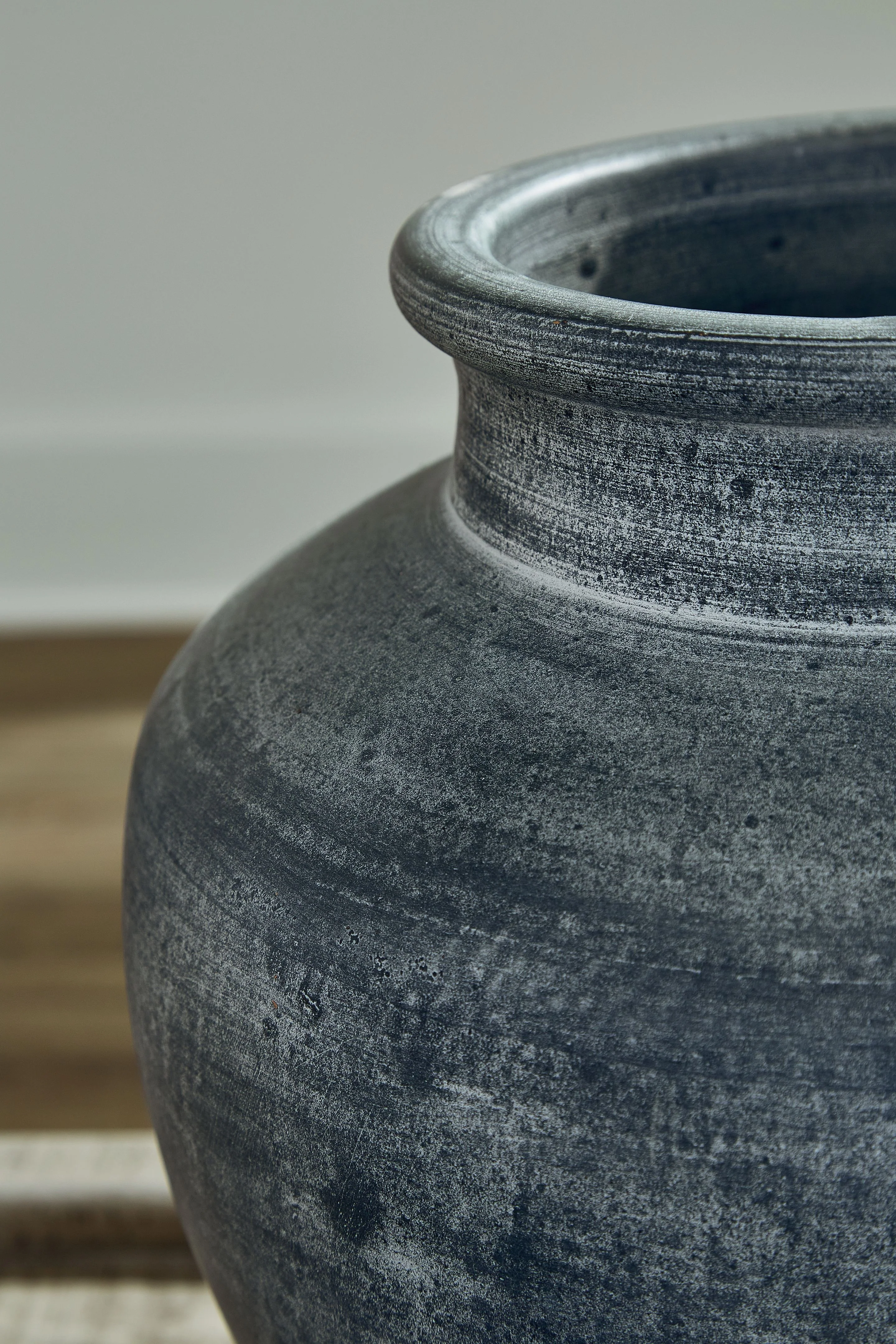 Meadie - 12" Vase - Image 11