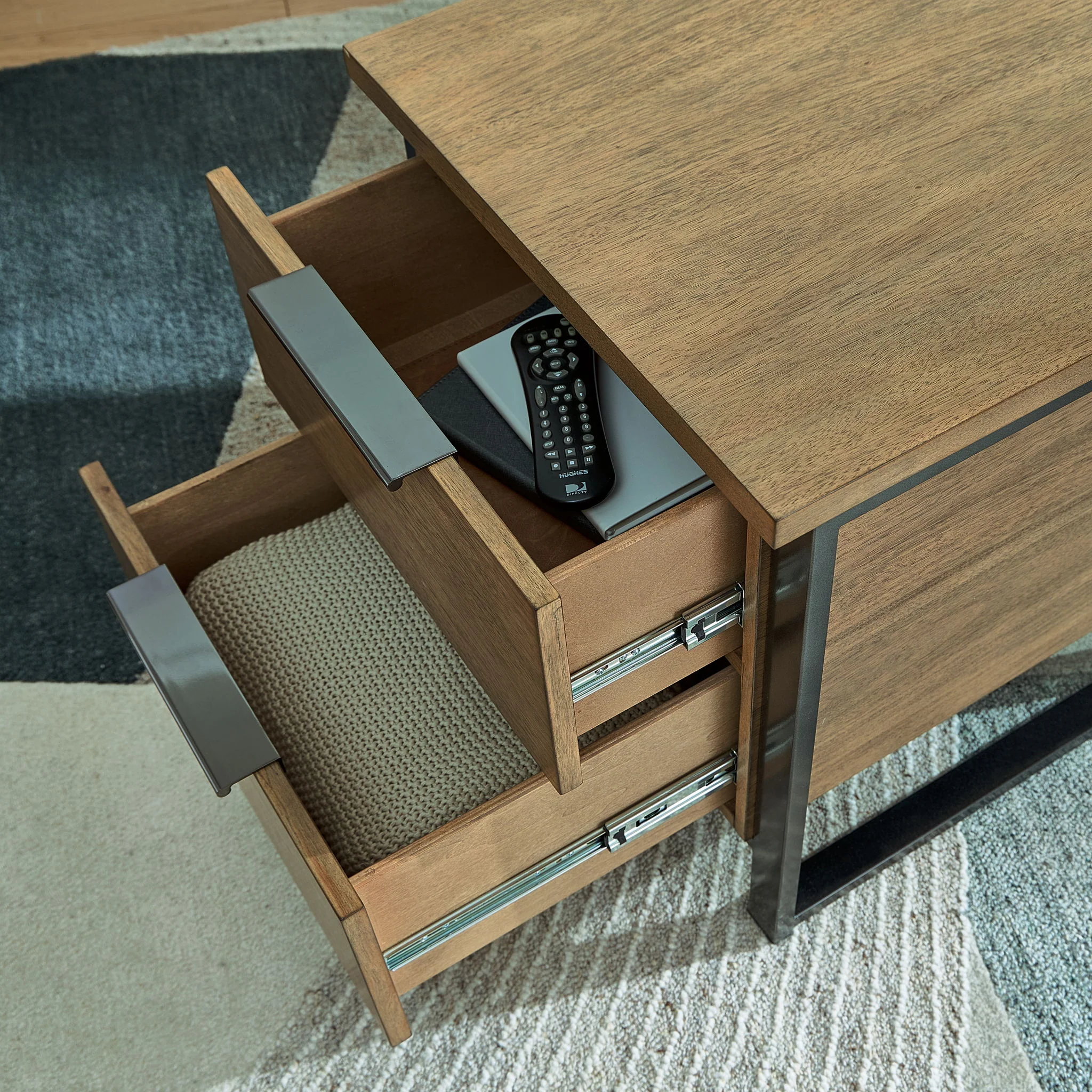 Montia - Table - Image 16