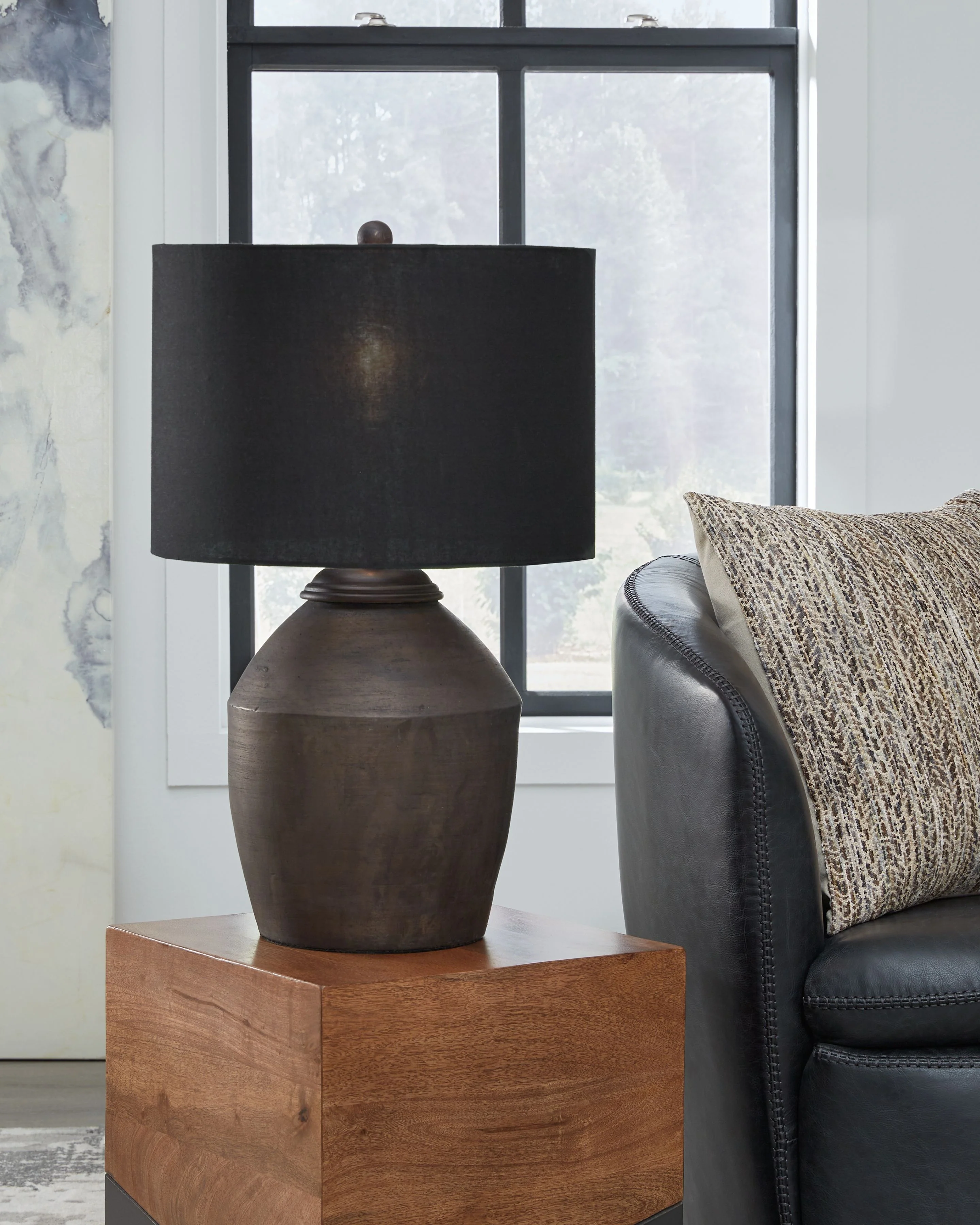 Naareman - Terracotta Table Lamp - Metallic Black - Image 5