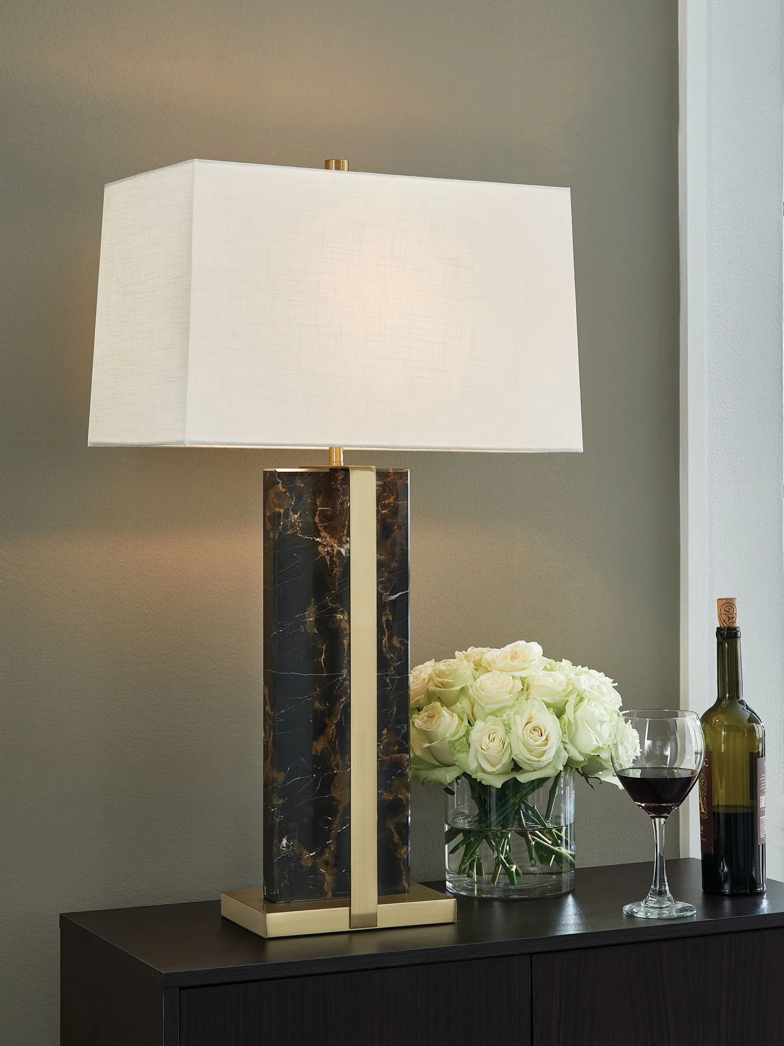 Neonish - Marble Table Lamp - Black / Gold Finish - Image 3
