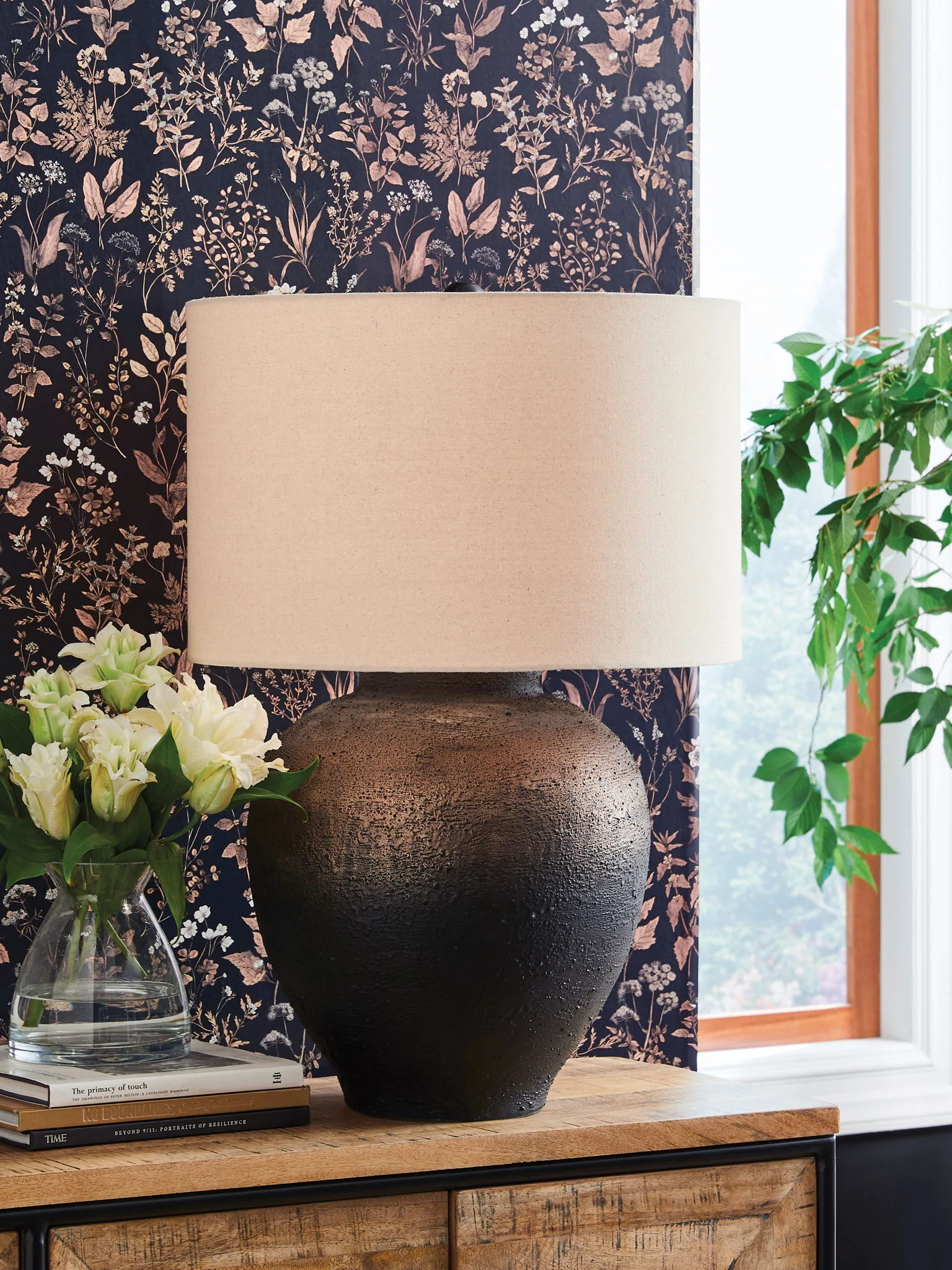 Newgerhard - Metal Table Lamp - Brown / Black - Image 4