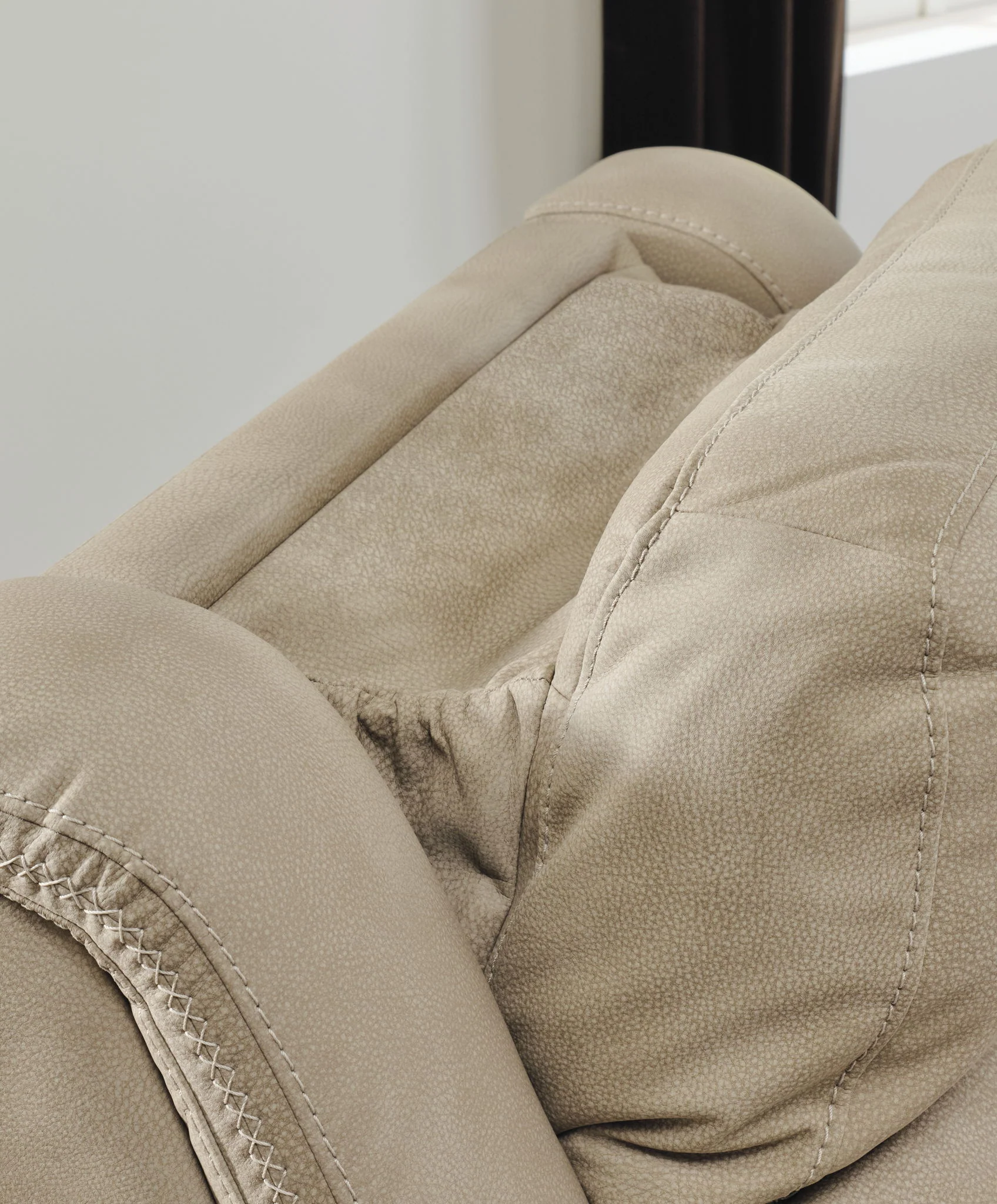 Next-Gen Durapella - Reclining Power Loveseat With Console - Image 15