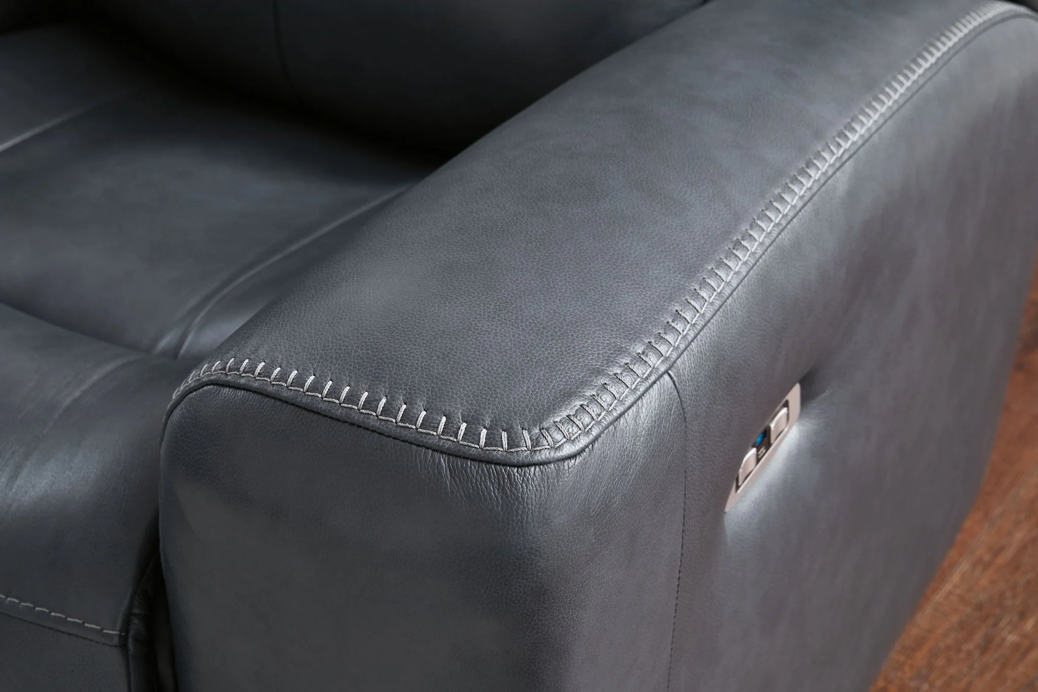 Next Move - Power Reclining Loveseat With Console / Adjustable Headrest - Image 8