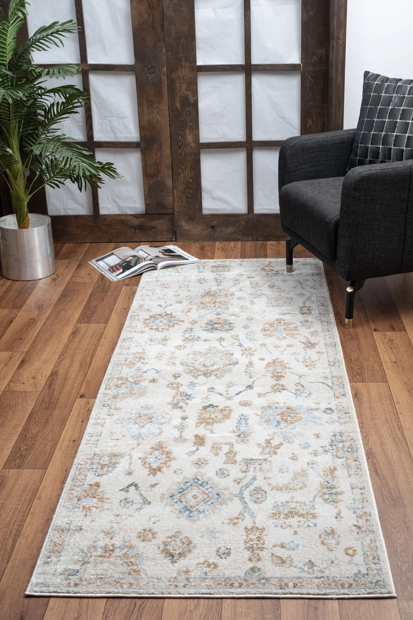 Noble - 5'3" X 7'3" Area Rug - Ivory - Image 4