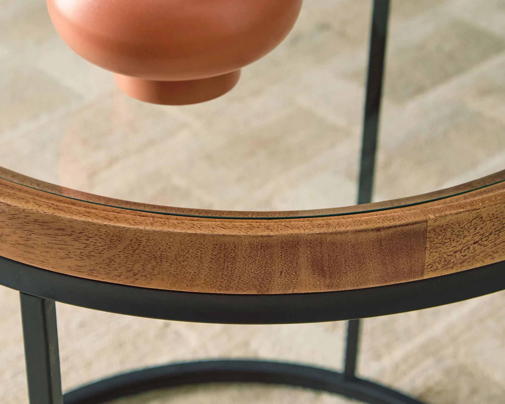 Noraluna - Round Table - Image 12