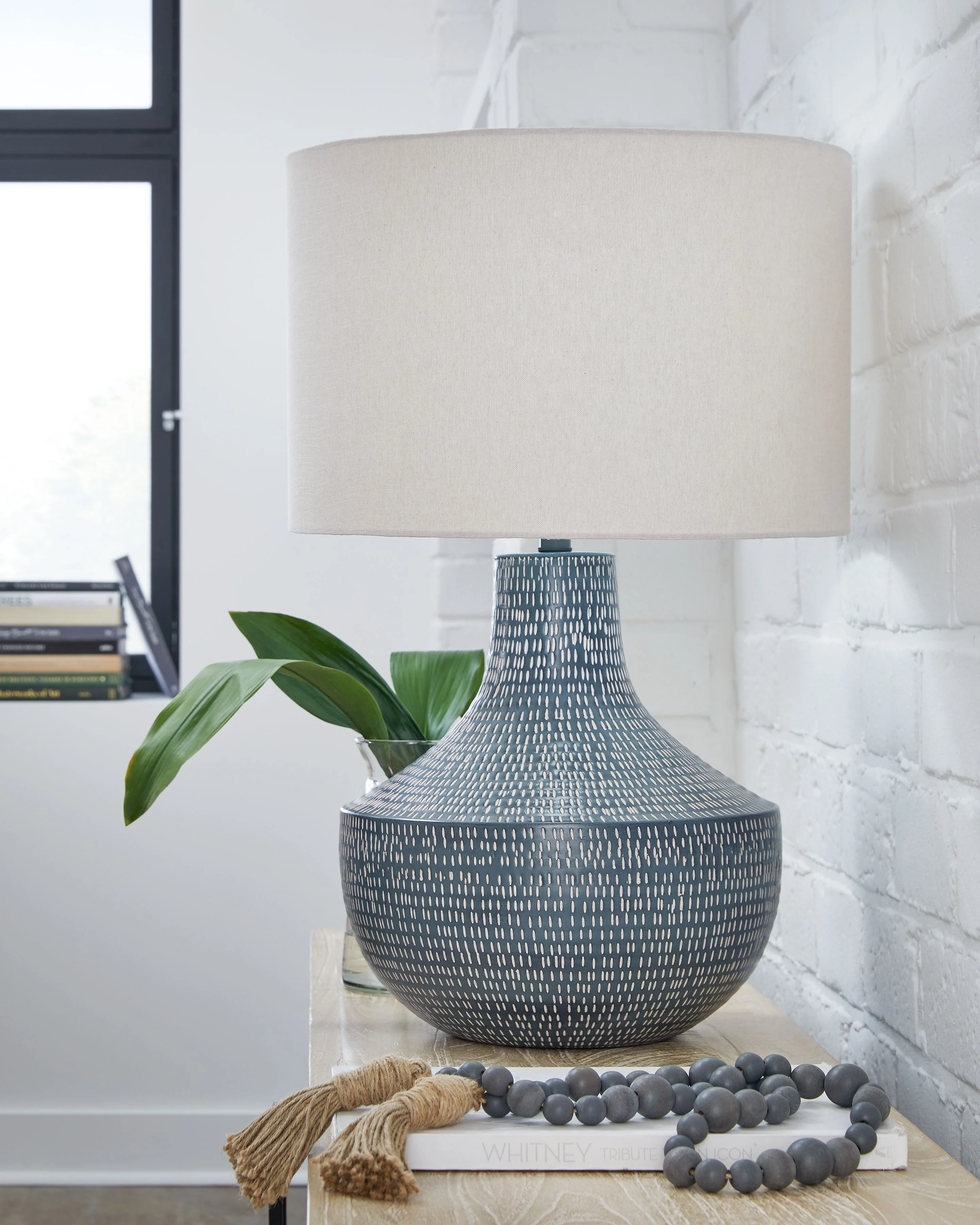 Schylarmont - Metal Table Lamp - Antique Gray / White - Image 5