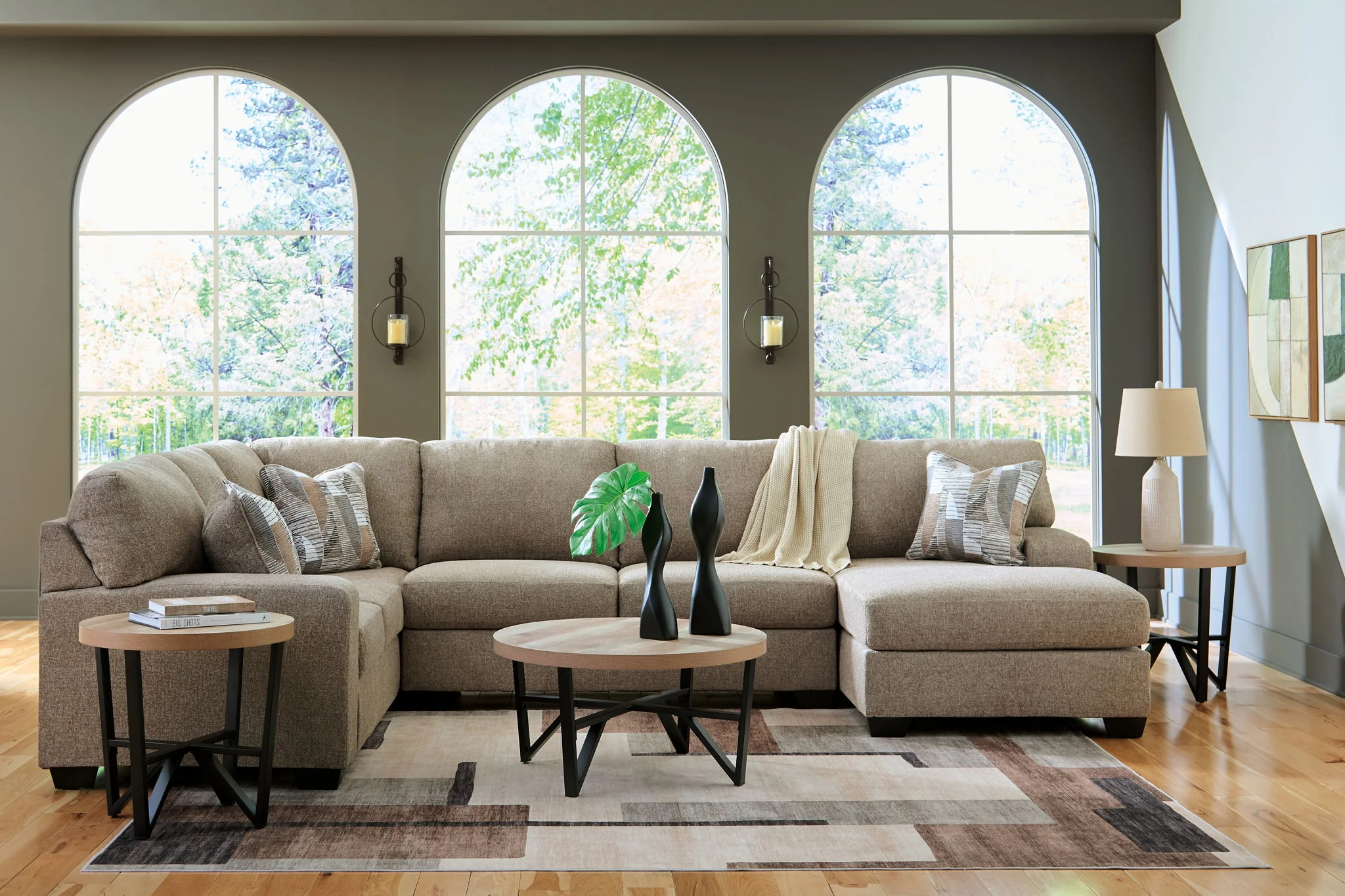 Newellen - Sectional - Image 14
