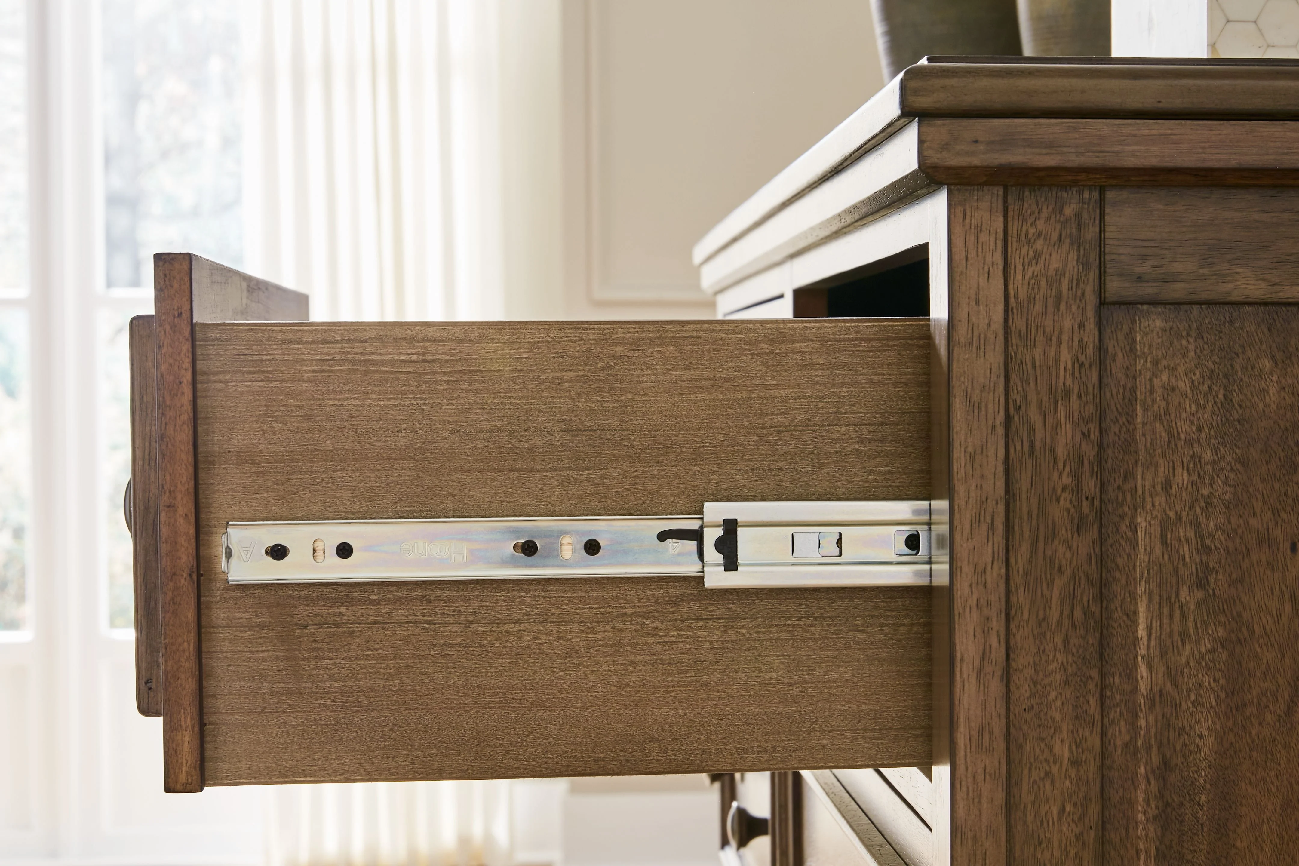 Sturlayne - Five Drawer Chest - Brown - Image 4