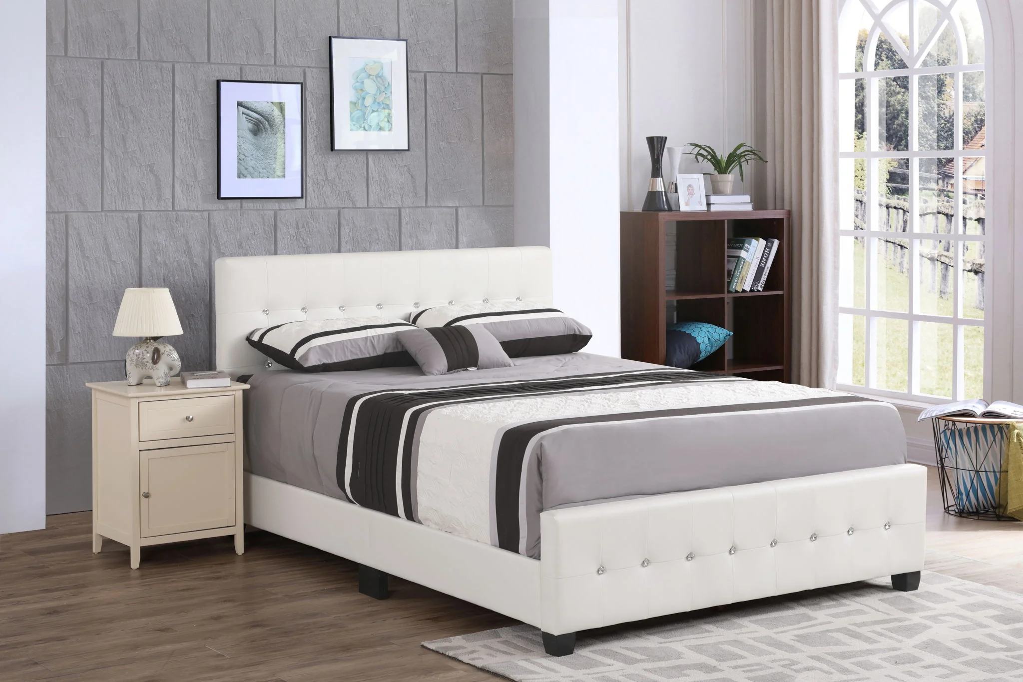 Stylish Transitional Bed - Image 2