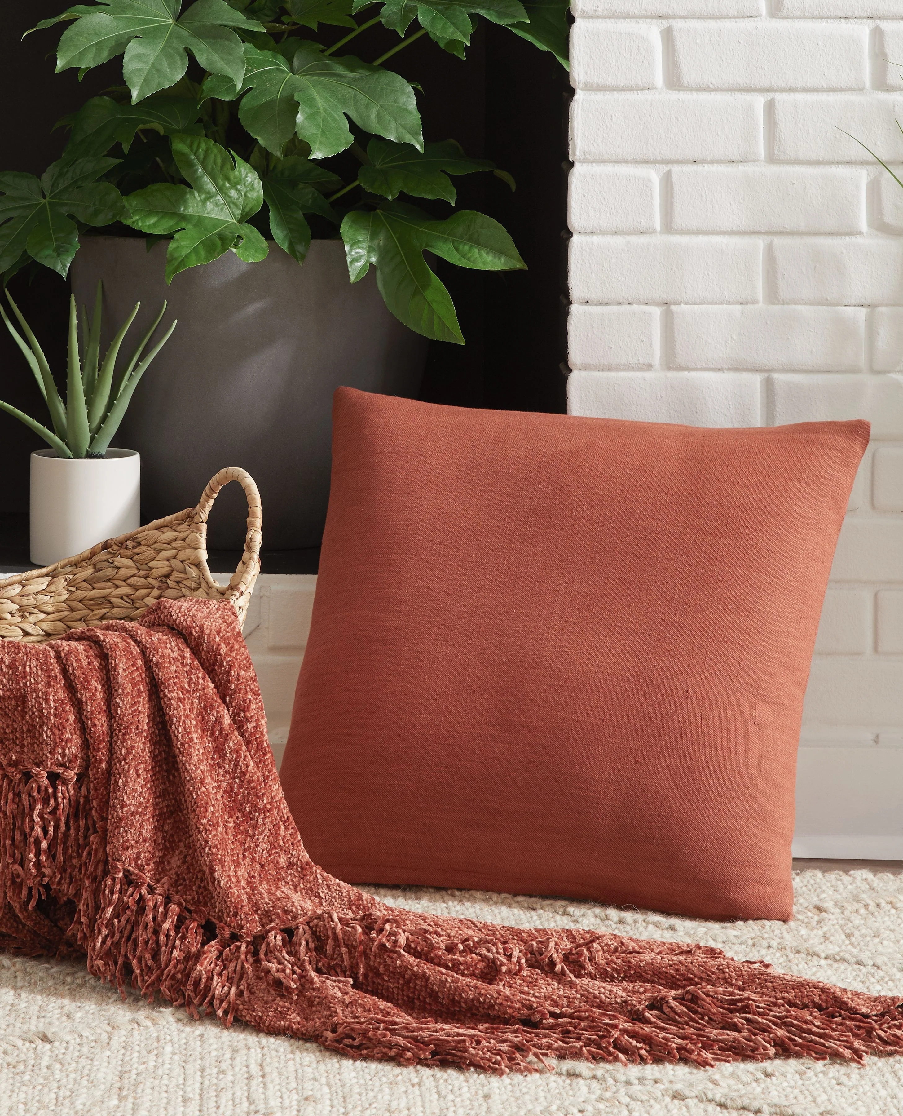 Thaneville - Pillow - Image 15