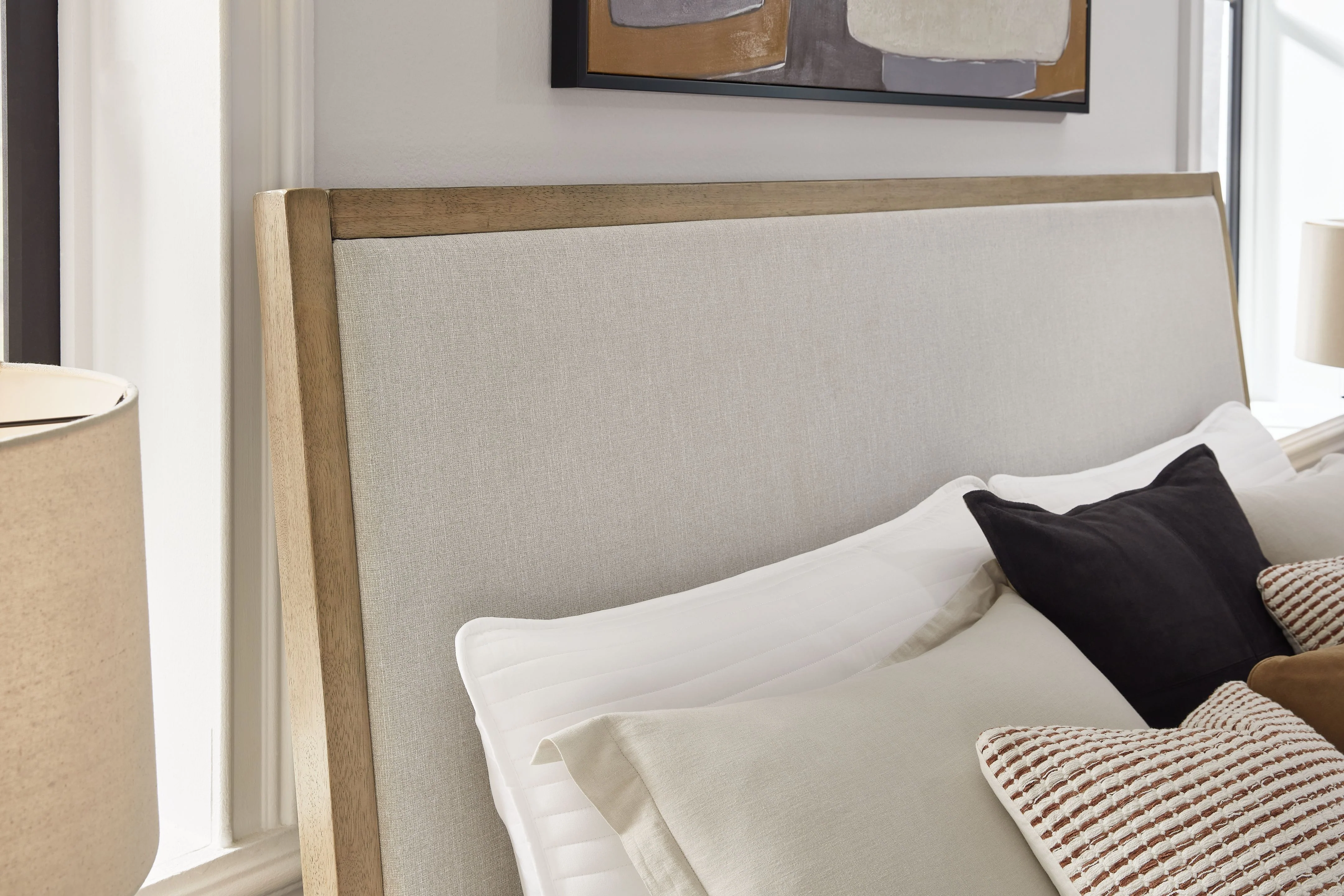 Tomtyn - Upholstered Bed - Image 2