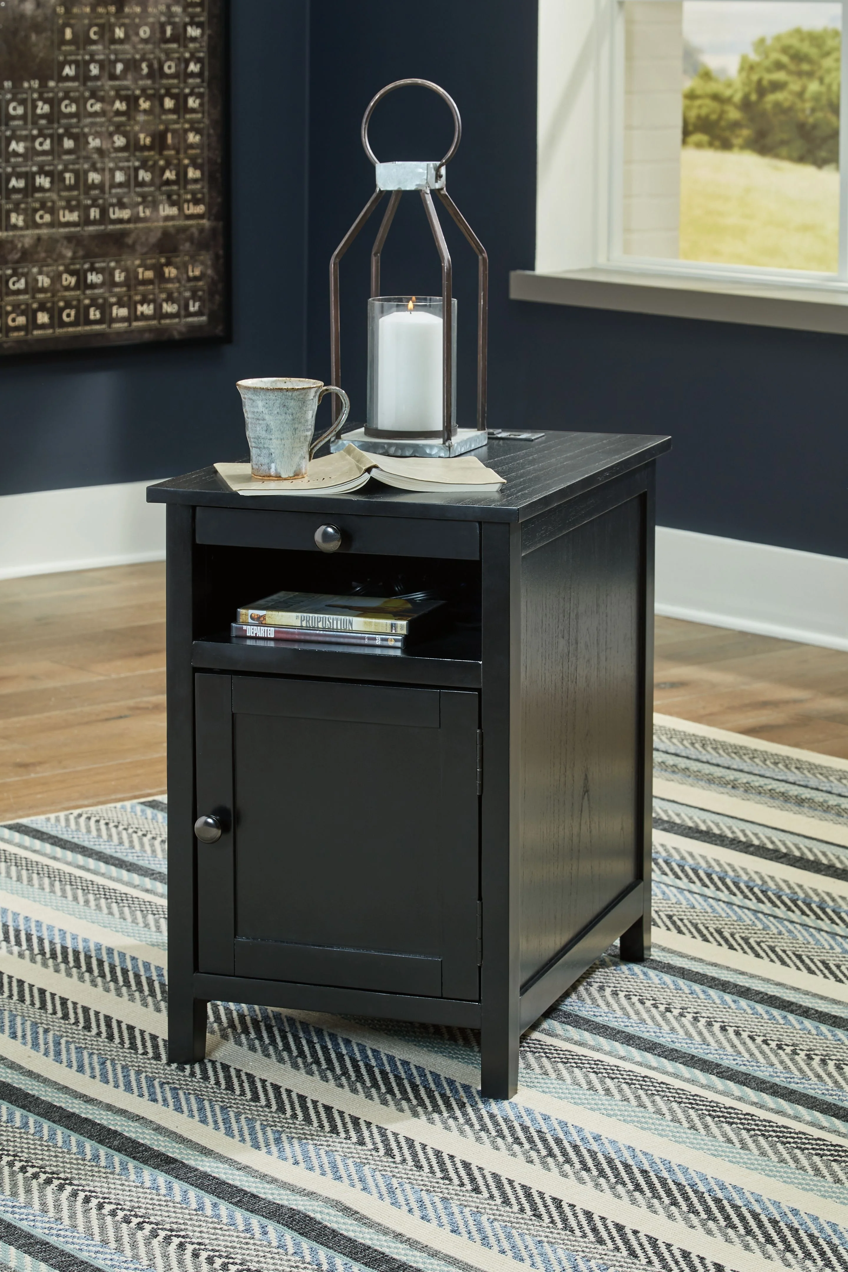 Treytown - Chair Side End Table - Image 18
