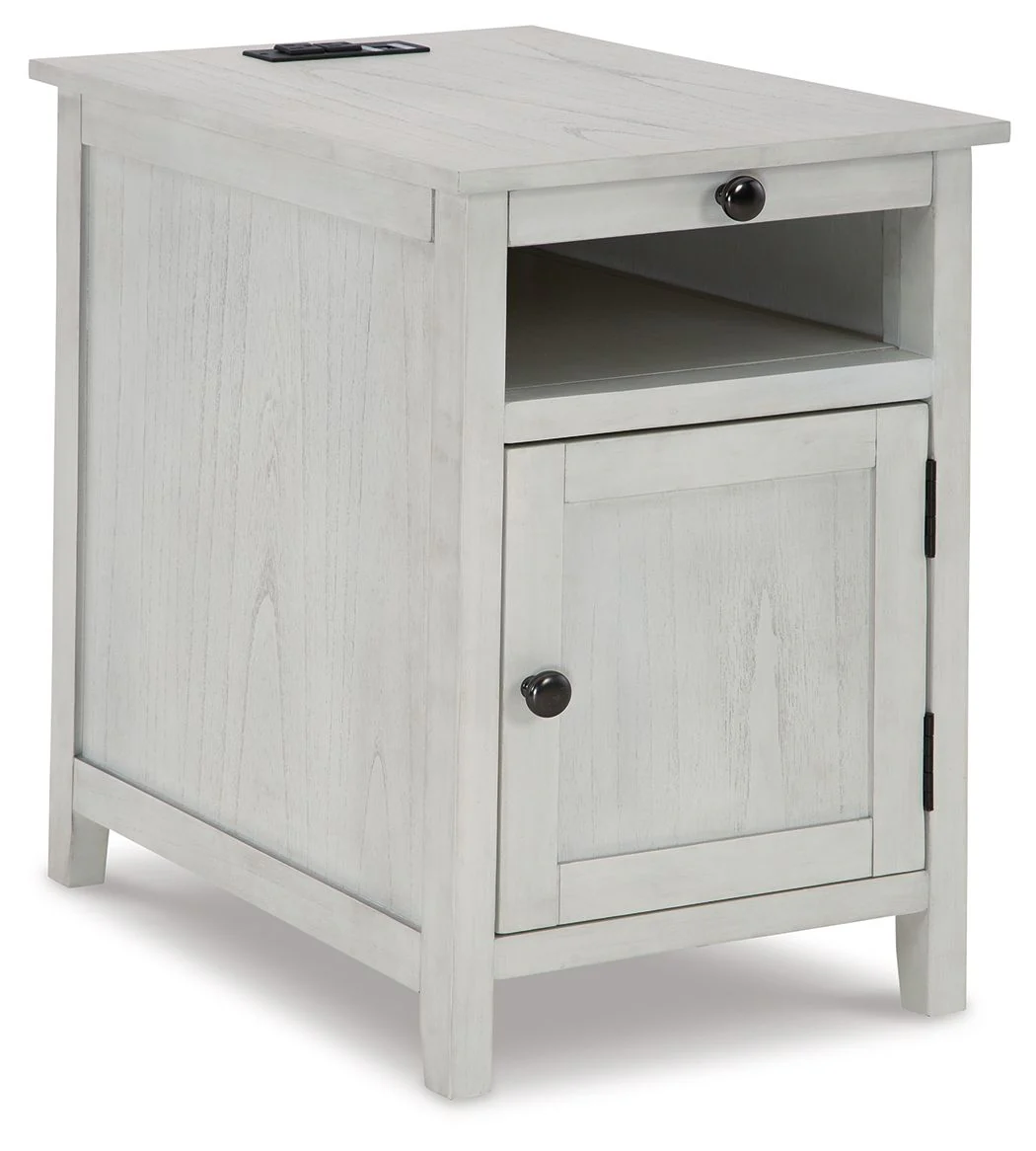 Treytown - Chair Side End Table - Image 4