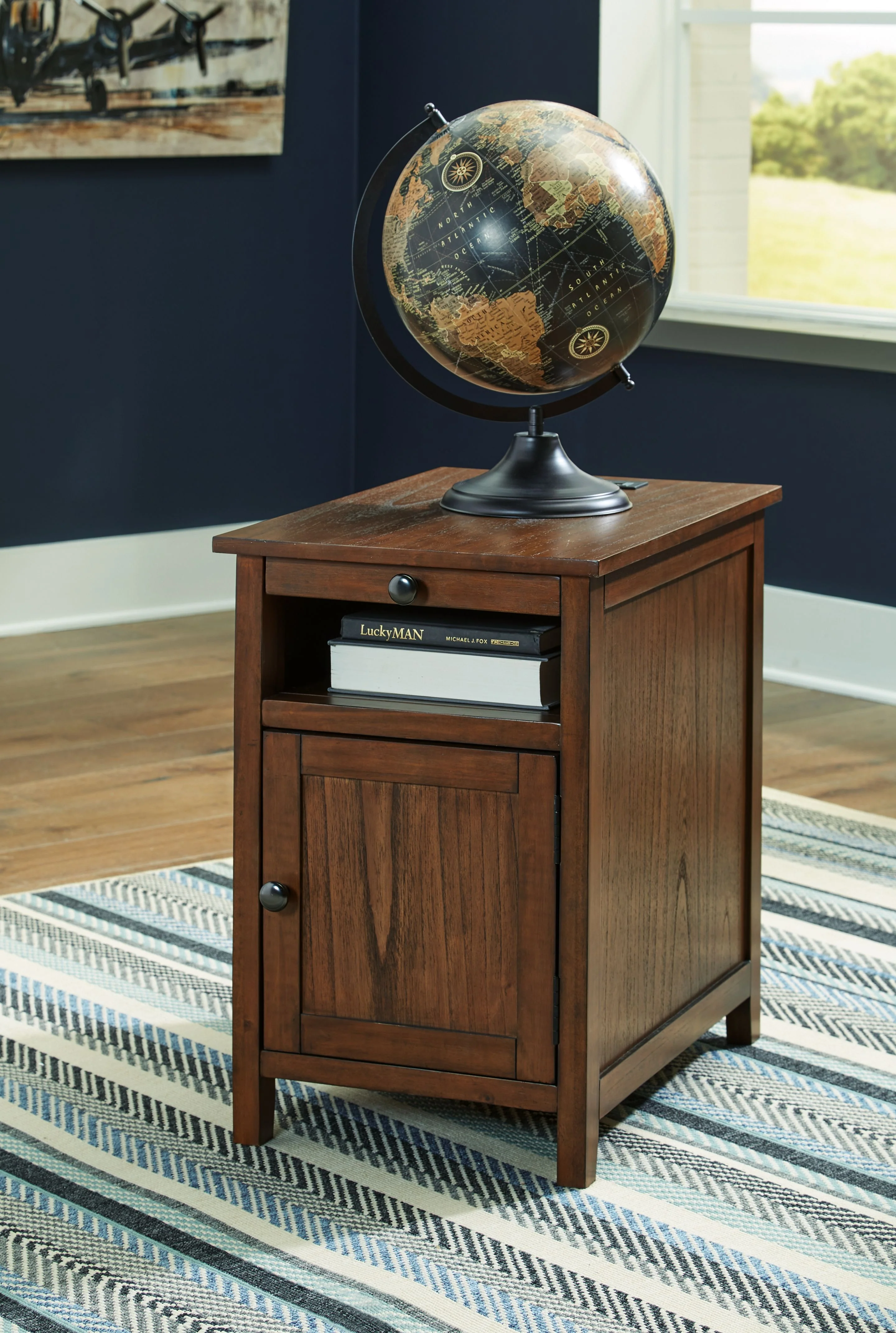 Treytown - Chair Side End Table - Image 5