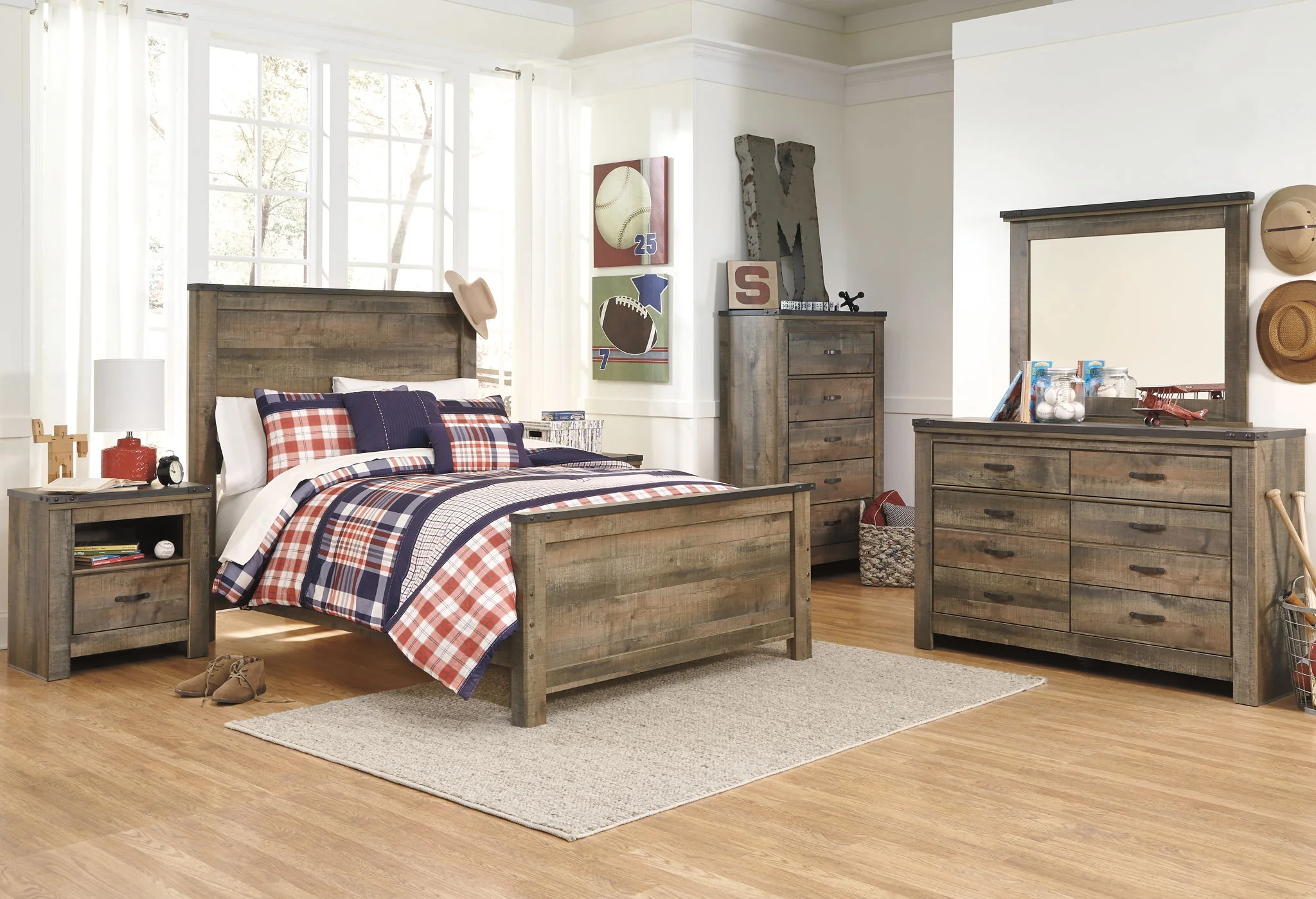 Trinell - Five Drawer Chest - Brown - Image 4