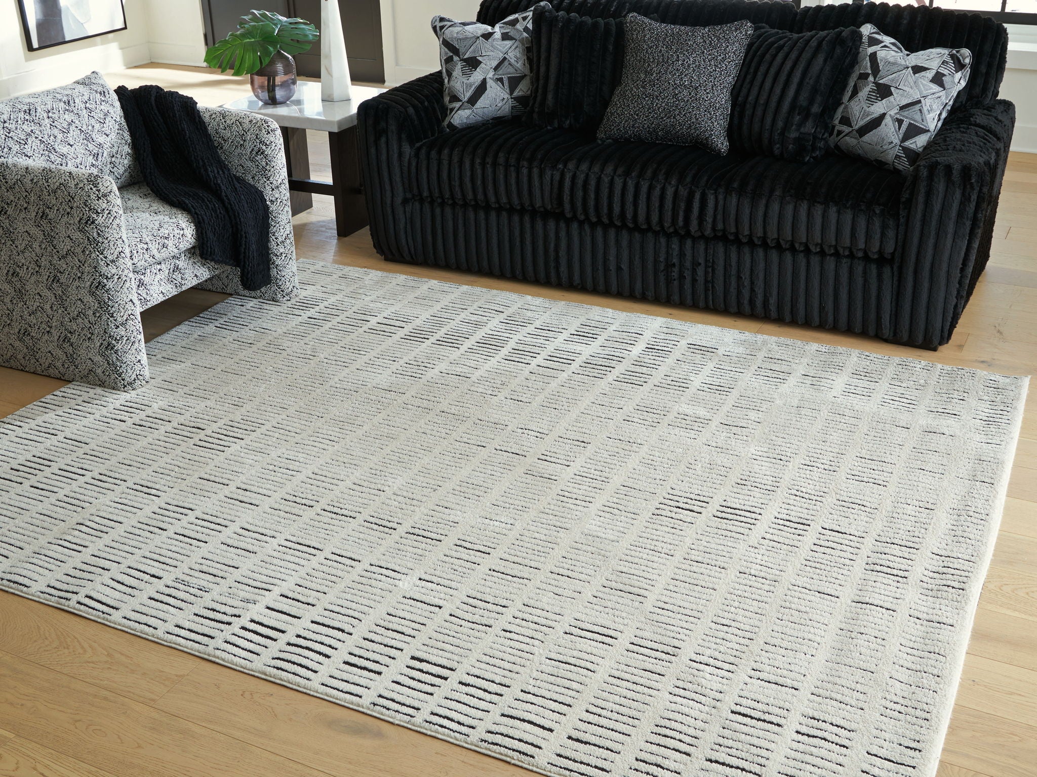 Turinwith - Rug - Image 7