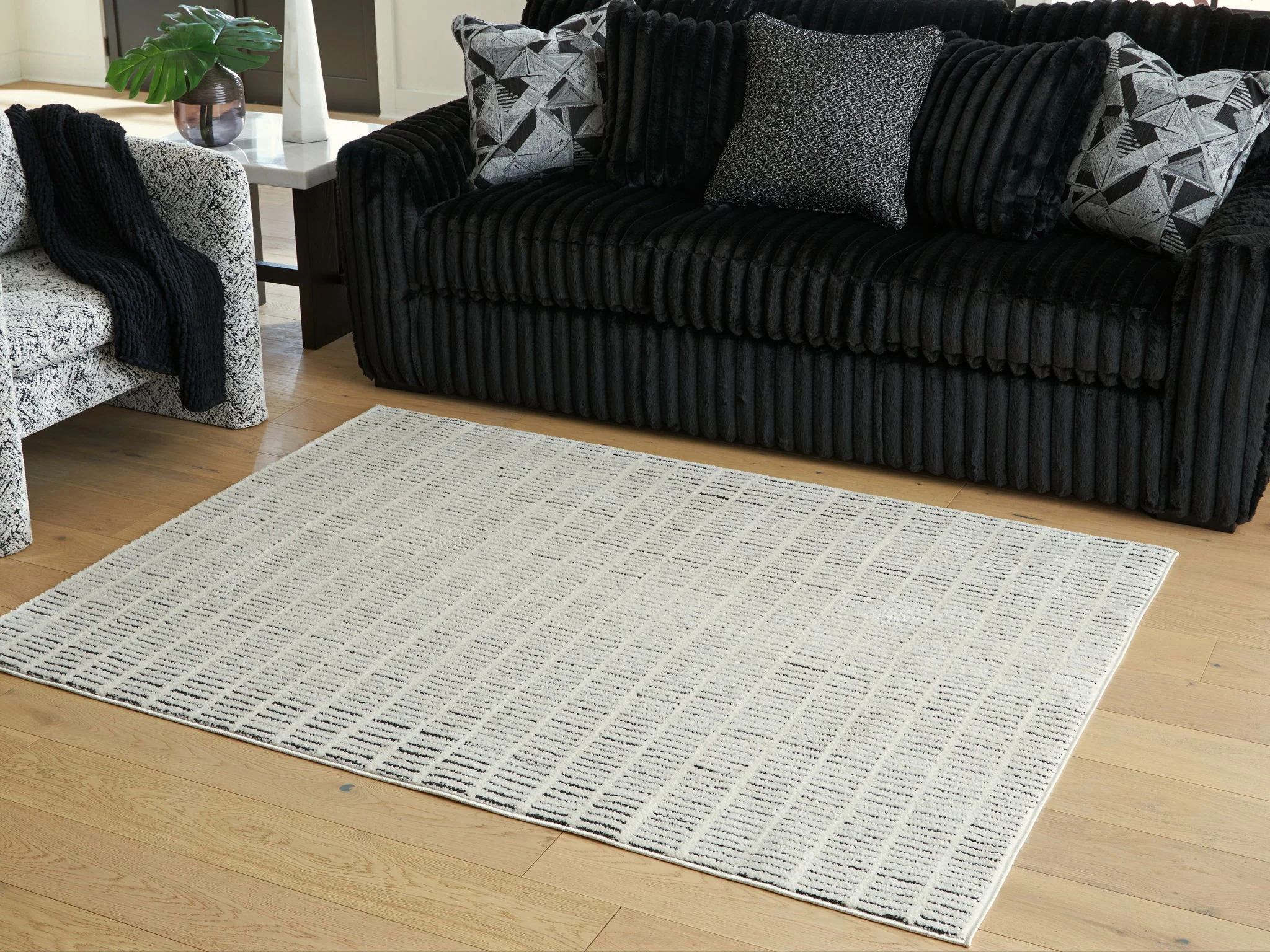 Turinwith - Rug - Image 8