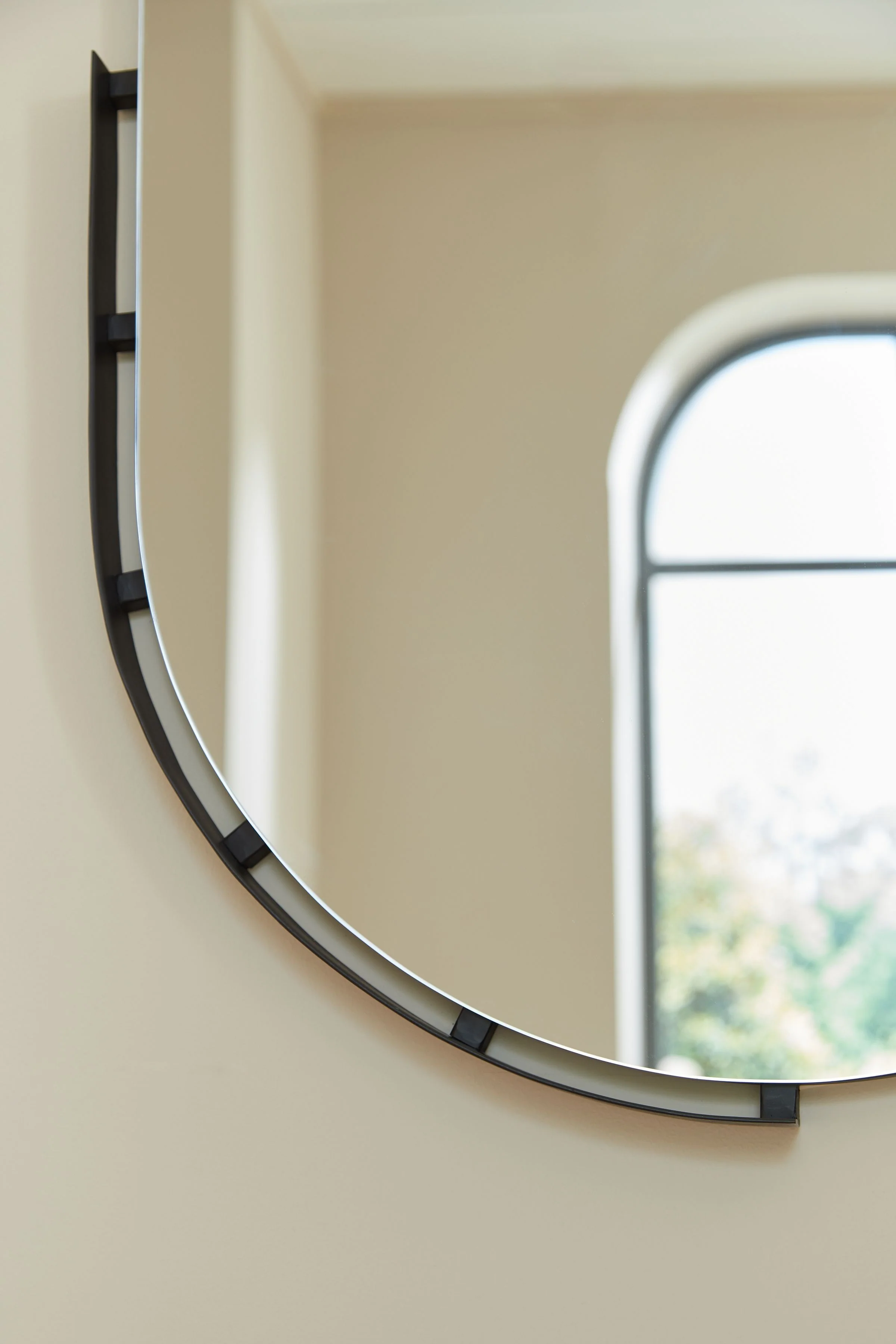 Valkings - Accent Mirror - Black - Image 6