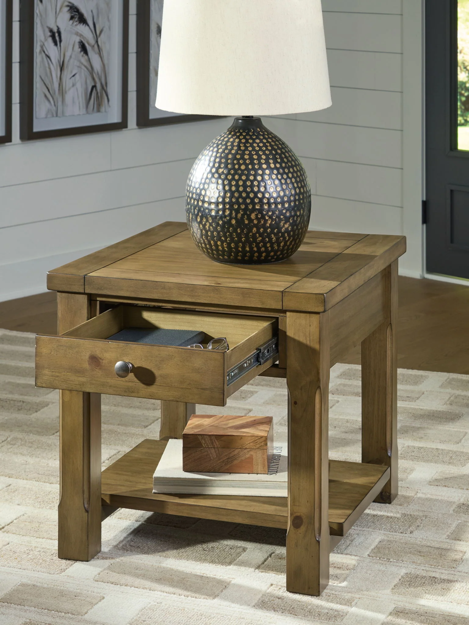 Vandenmore - Rectangular Table - Image 14