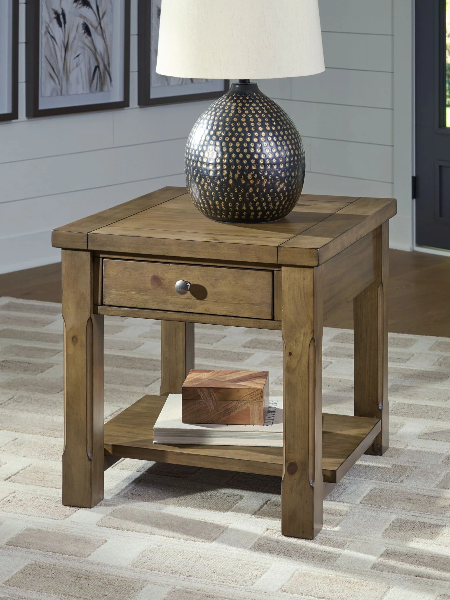 Vandenmore - Rectangular Table - Image 4