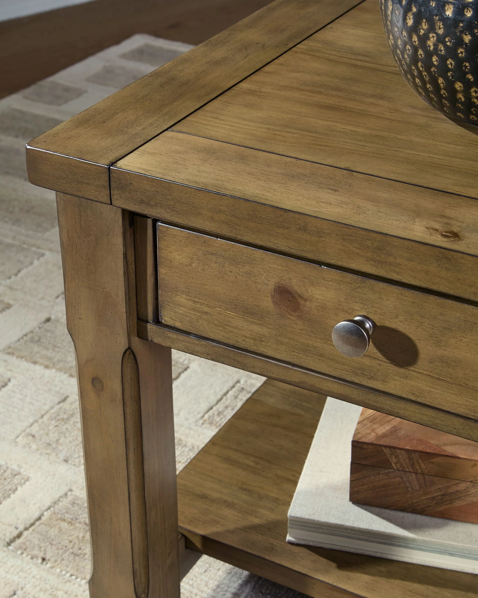 Vandenmore - Rectangular Table - Image 5