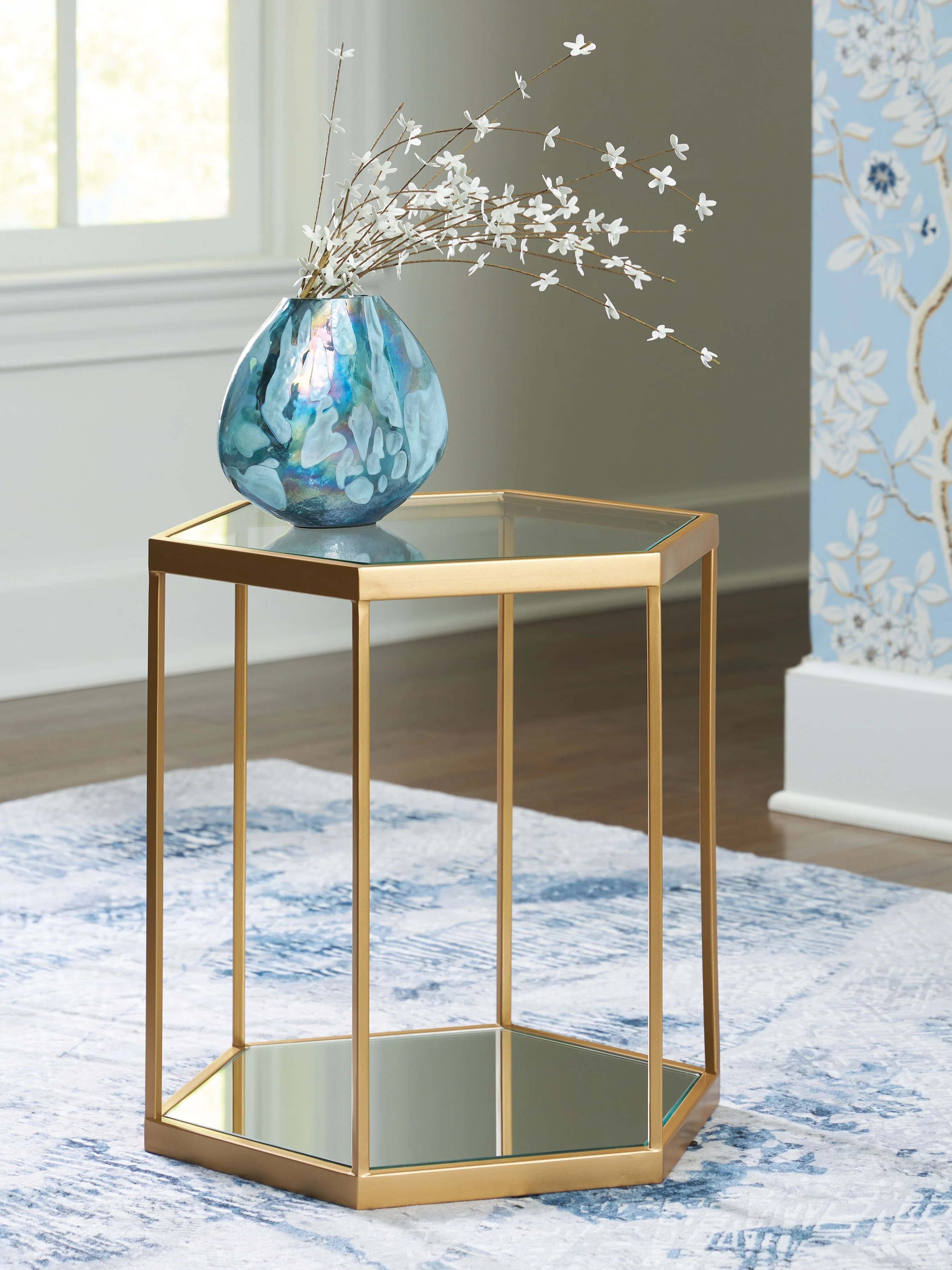 Veerwick - Accent Cocktail Table - Gold Finish - Image 2