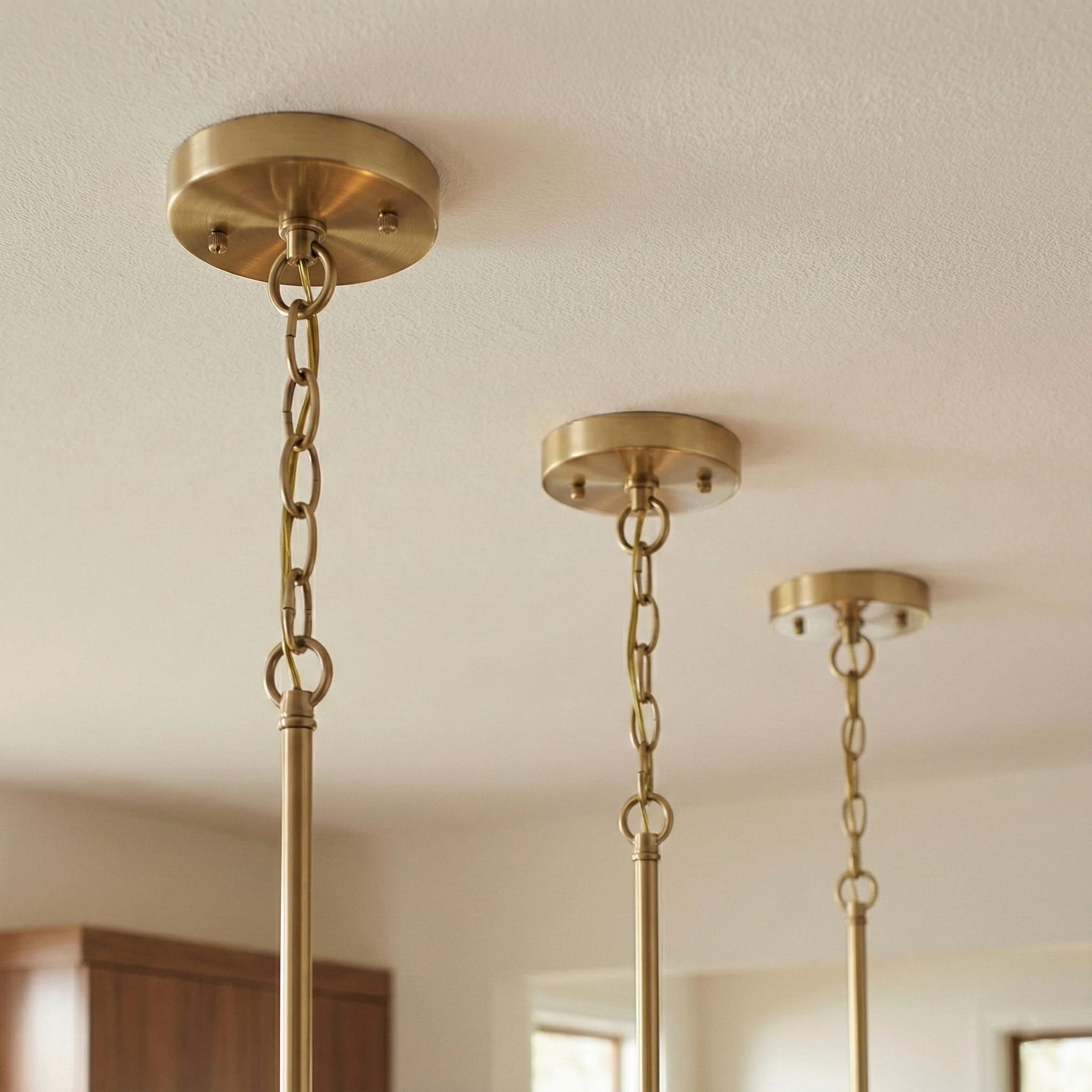 Vista - Single Pendant Chain Hanging Light - Clear / Gold - Image 3
