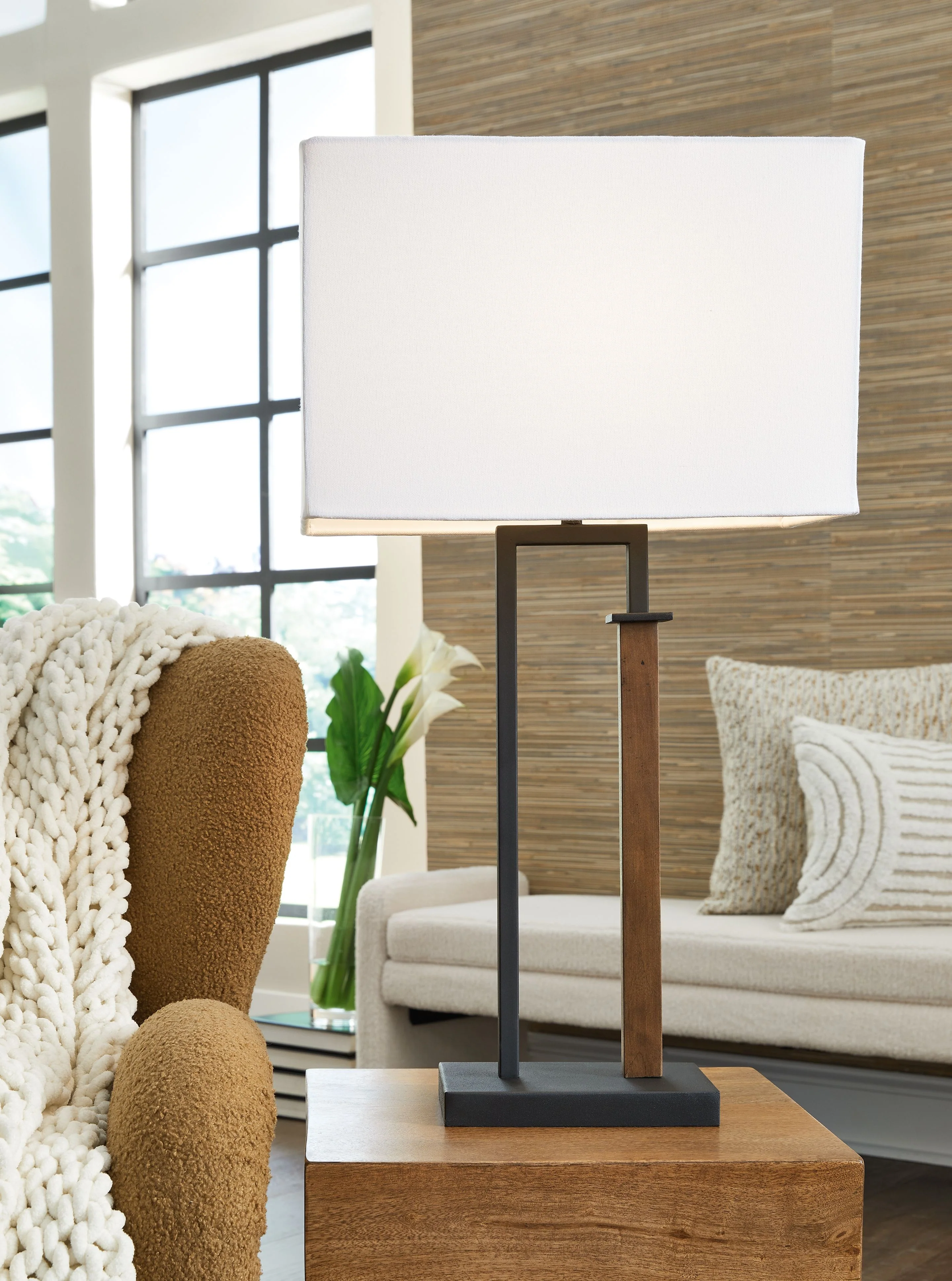 Voslen - Metal Table Lamp (Set of 2) - Black / Brown - Image 6