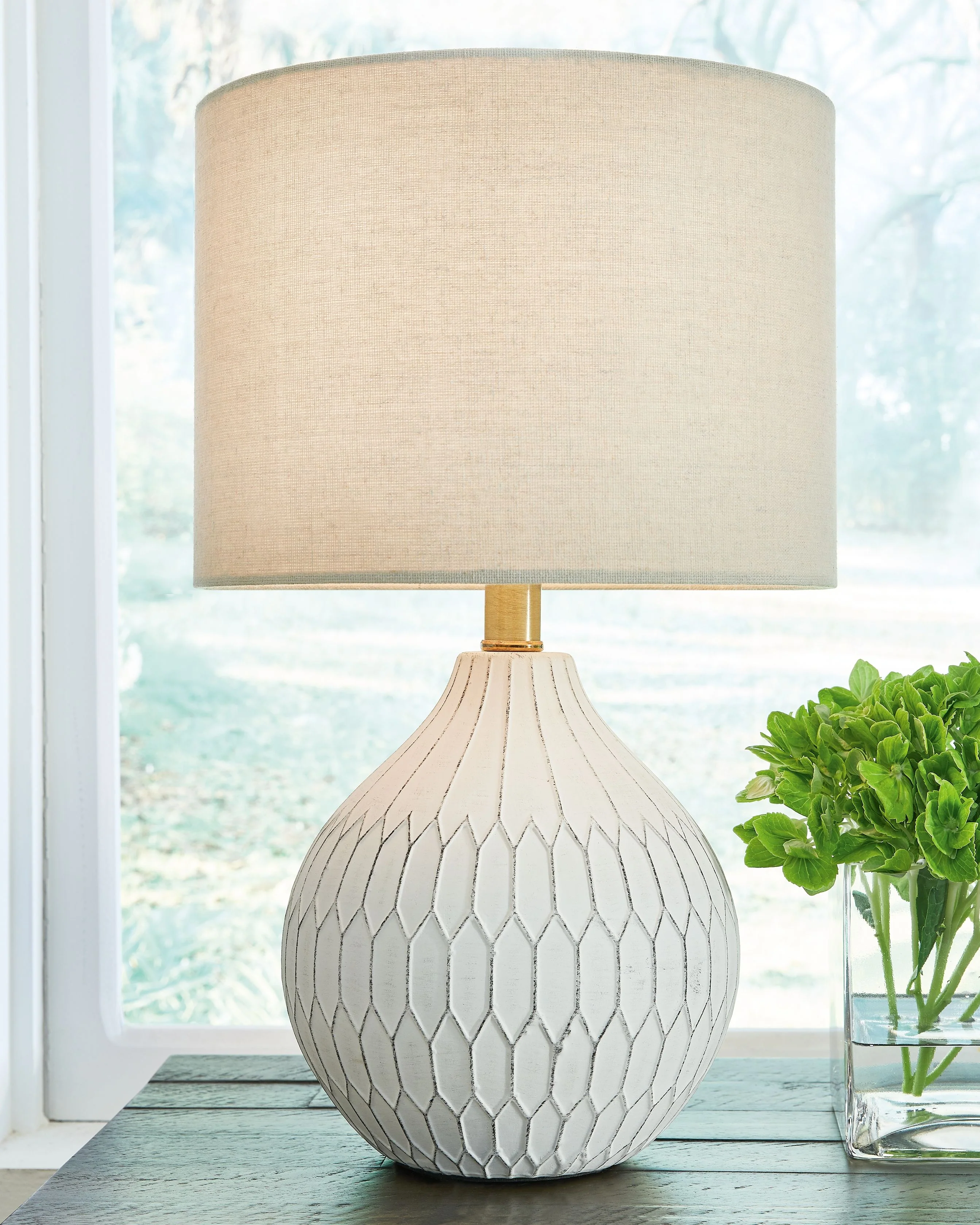Wardmont - Ceramic Table Lamp  - White - Image 2