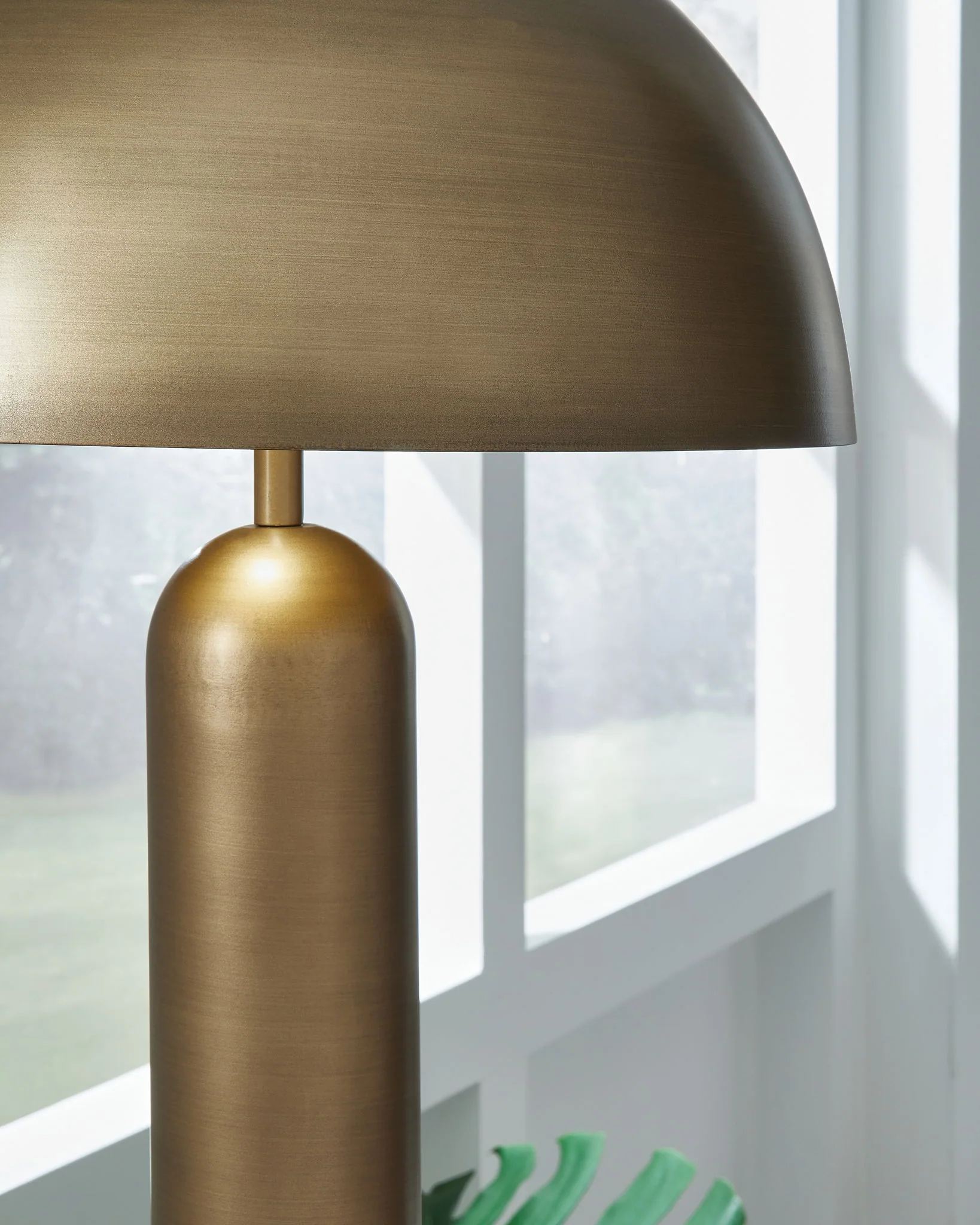 Wendfield - Metal Lamp - Image 8