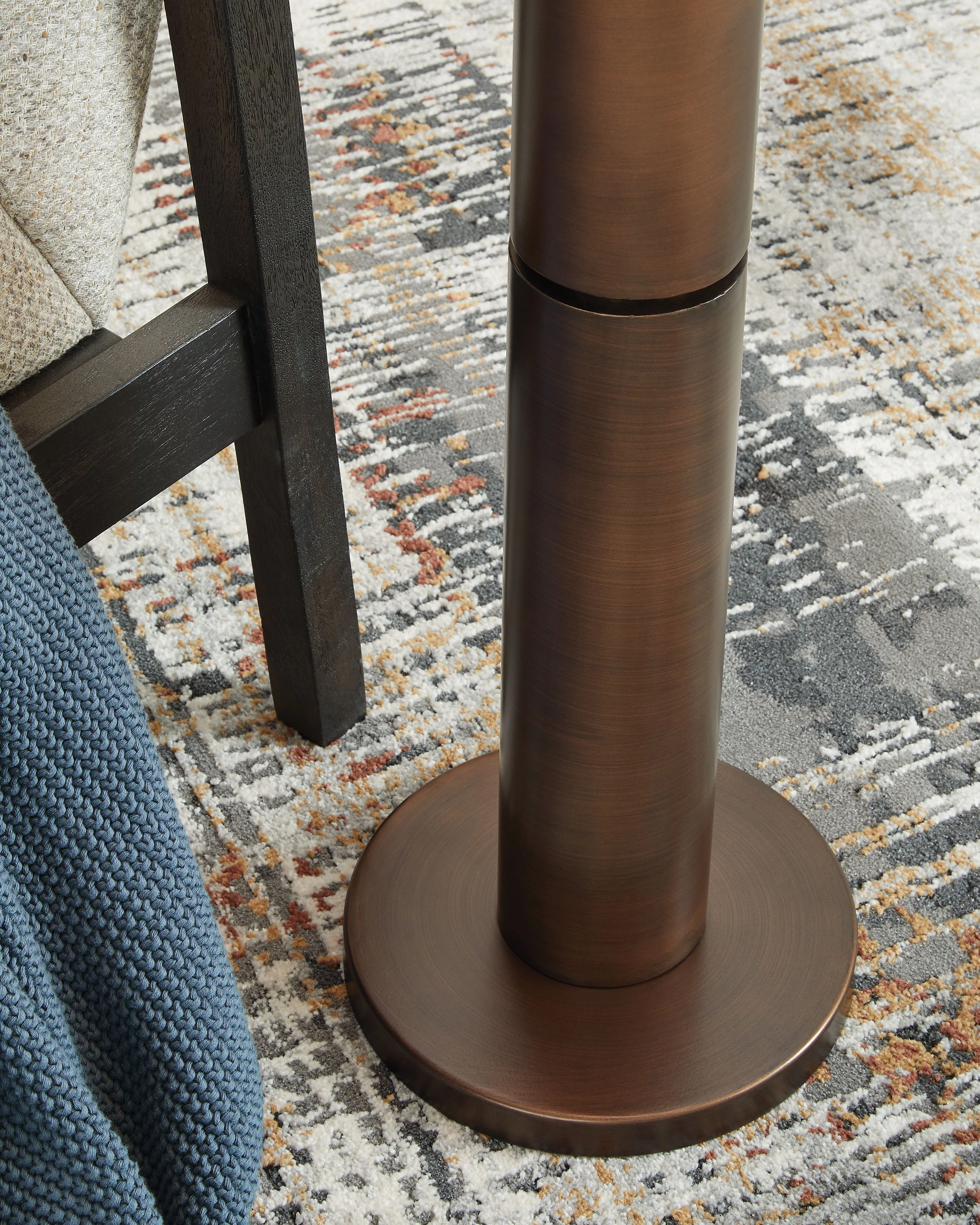 Wendfield - Metal Lamp - Image 9