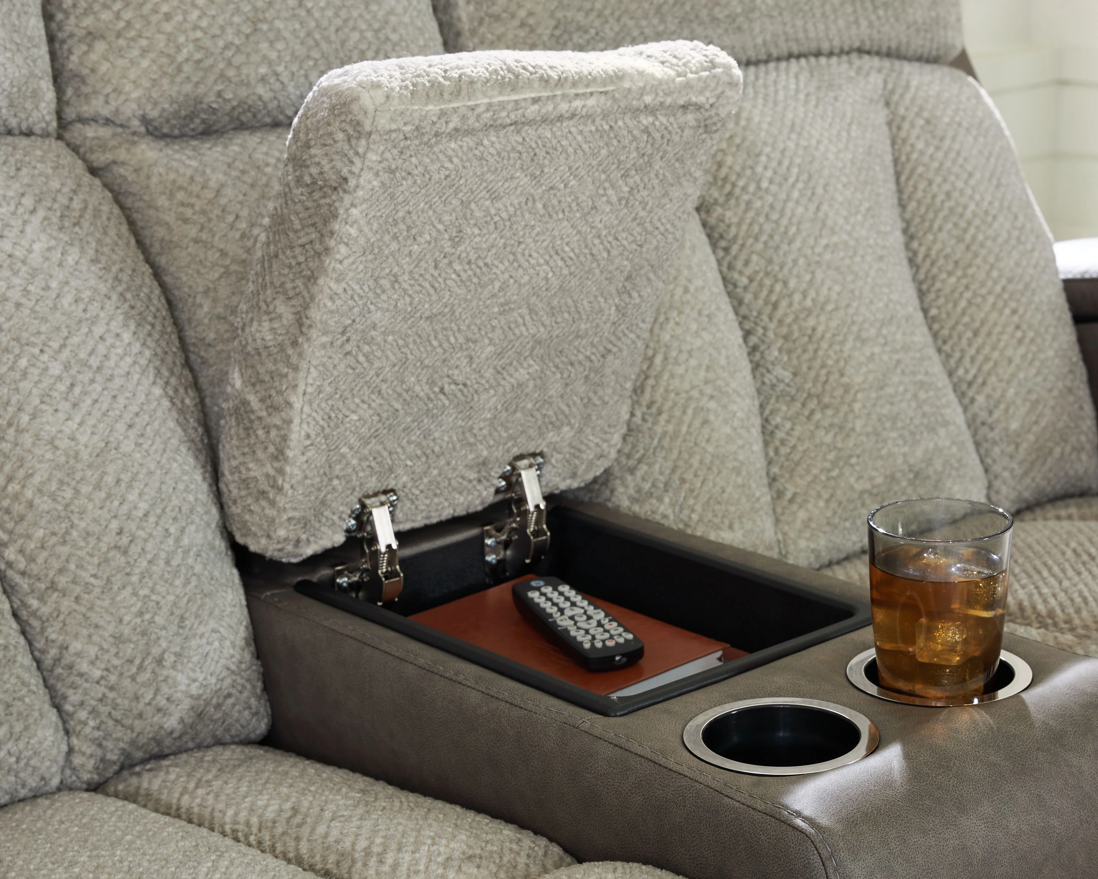 WhipLash - Power Reclining Loveseat With Console / Adj Headrest - Sisal - Image 6