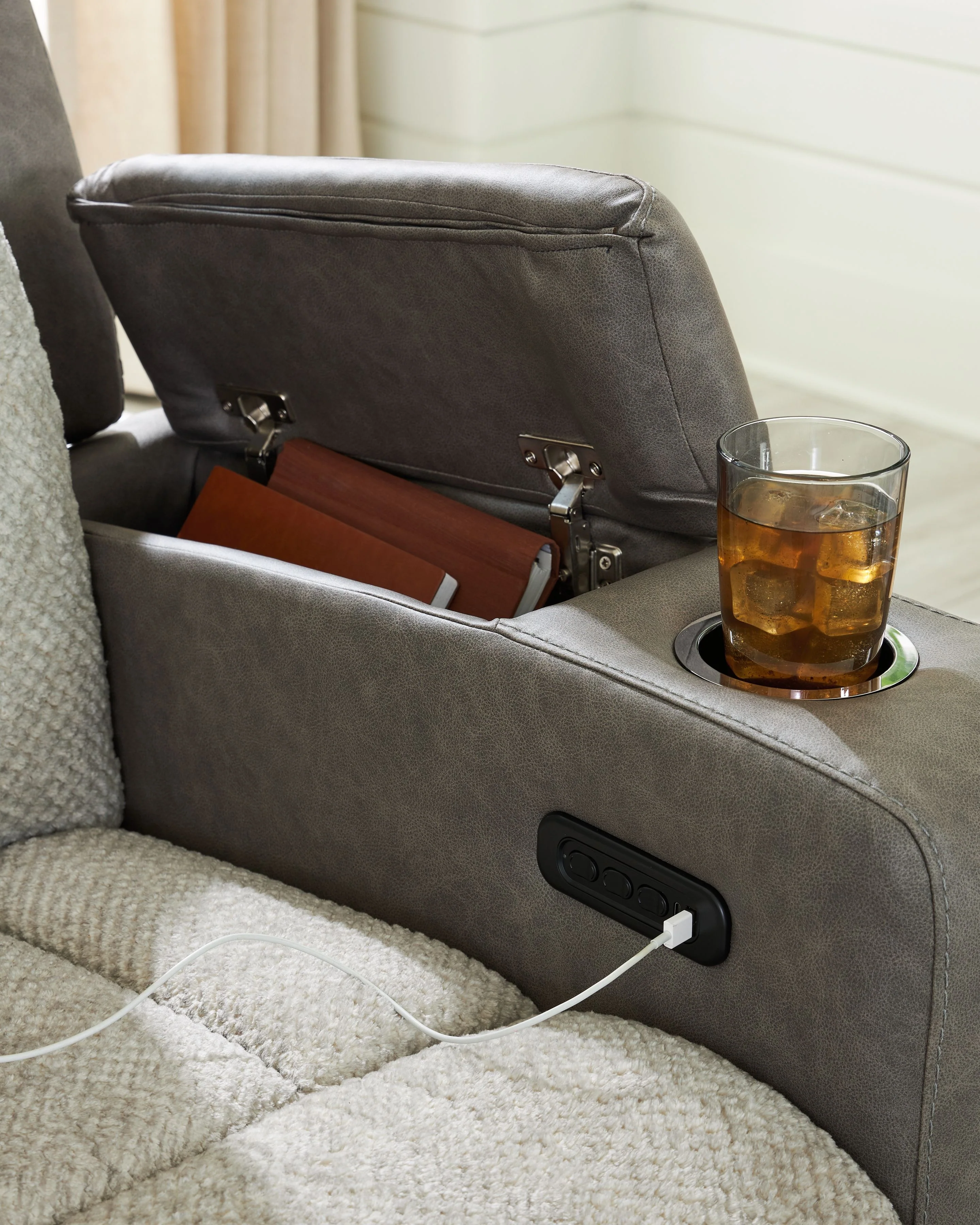 WhipLash - Power Reclining Loveseat With Console / Adj Headrest - Sisal - Image 7