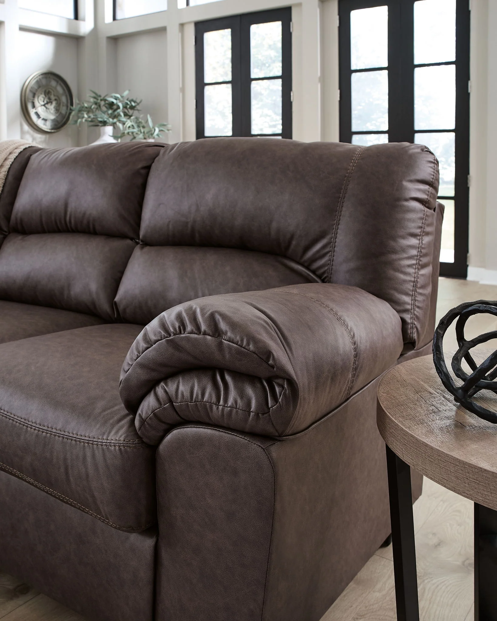 WillowBend - Sofa - Image 9