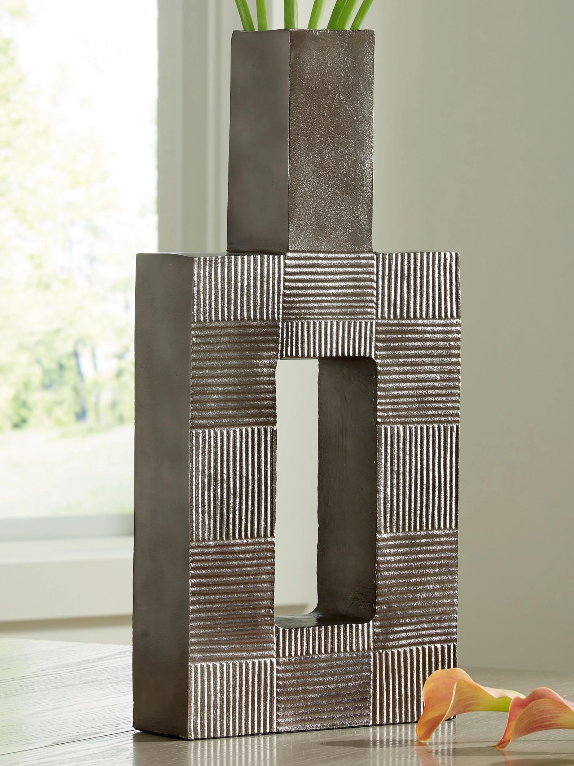 Wrengrove - Vase - Image 9