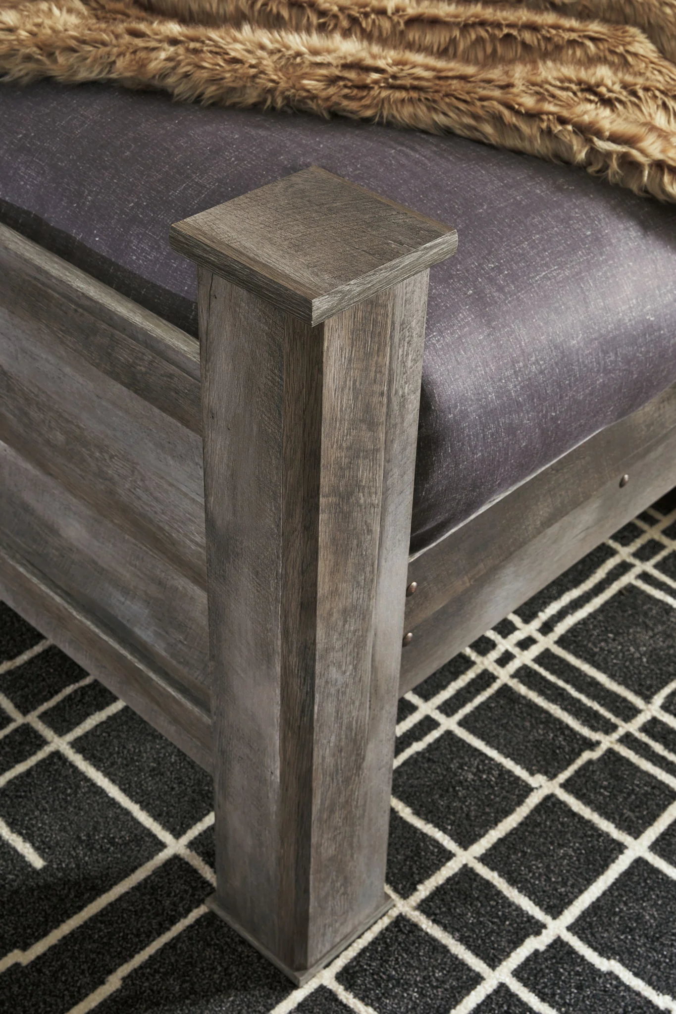 Wynnlow - Poster Bedroom Set - Image 3