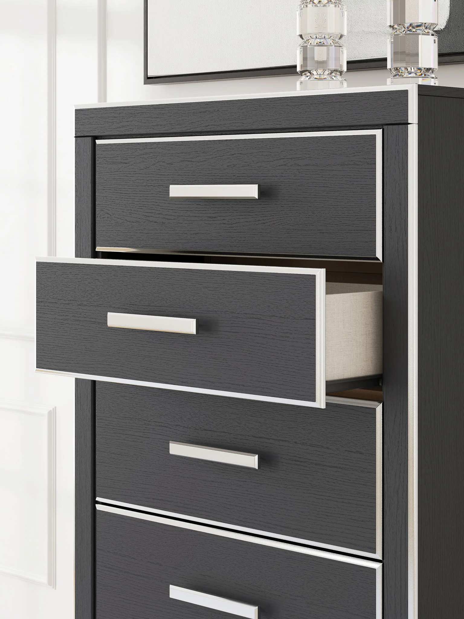 Zuraleus - Five Drawer Chest - Image 16